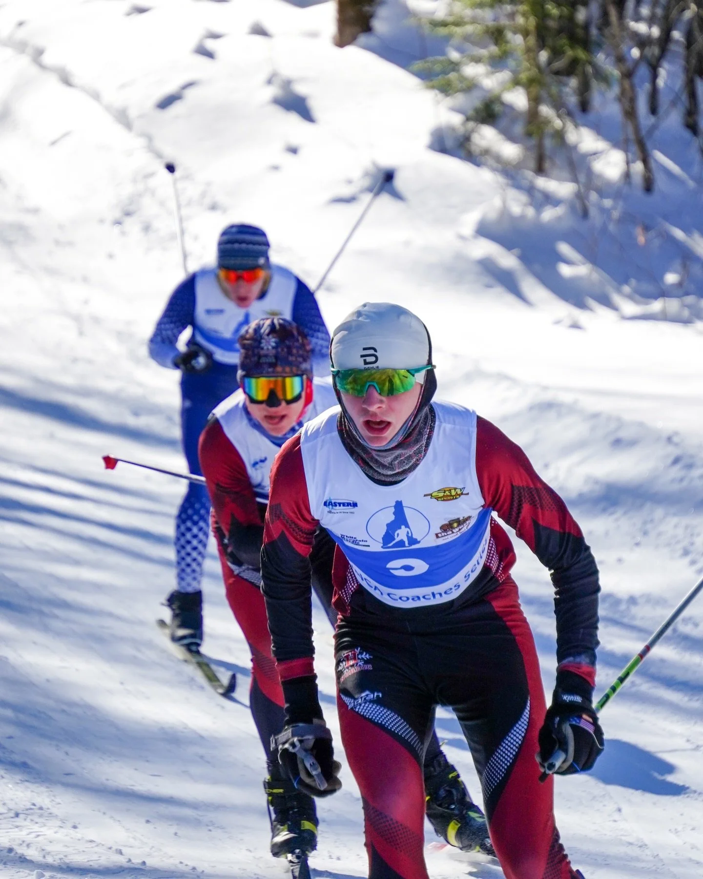 The valley floor was buzzing today! Over 600 New Hampshire middle school and high school athletes took on Waterville Valley Resort for the NH Coaches Series Nordic Race 👏❄️