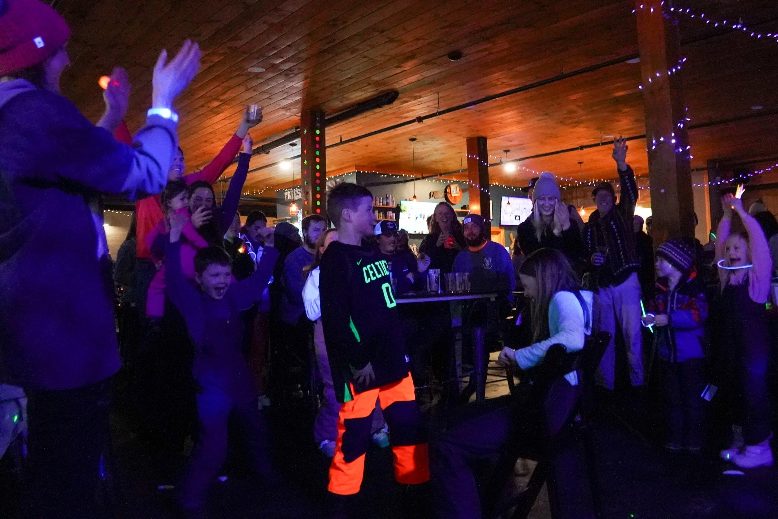 neonkaraoke-10 (3).jpg