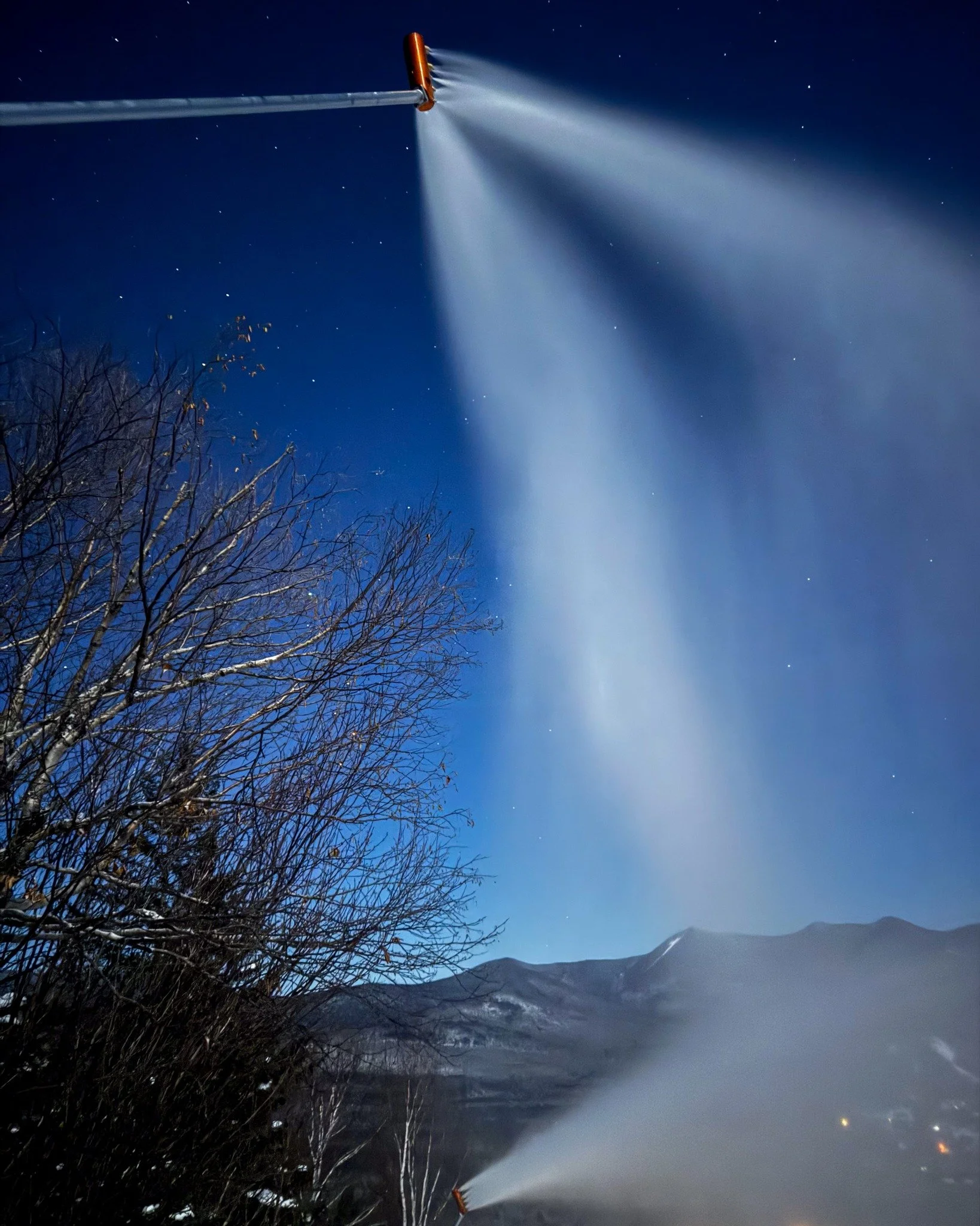 Under full moon skies, the final snowmaking push of the season is underway ❄️🌕

We've upgraded our snowguns with low-energy, high performance HKD Impulse guns with 20+30ft long sticks and klick hydrants. 100% open terrain is within close reach!