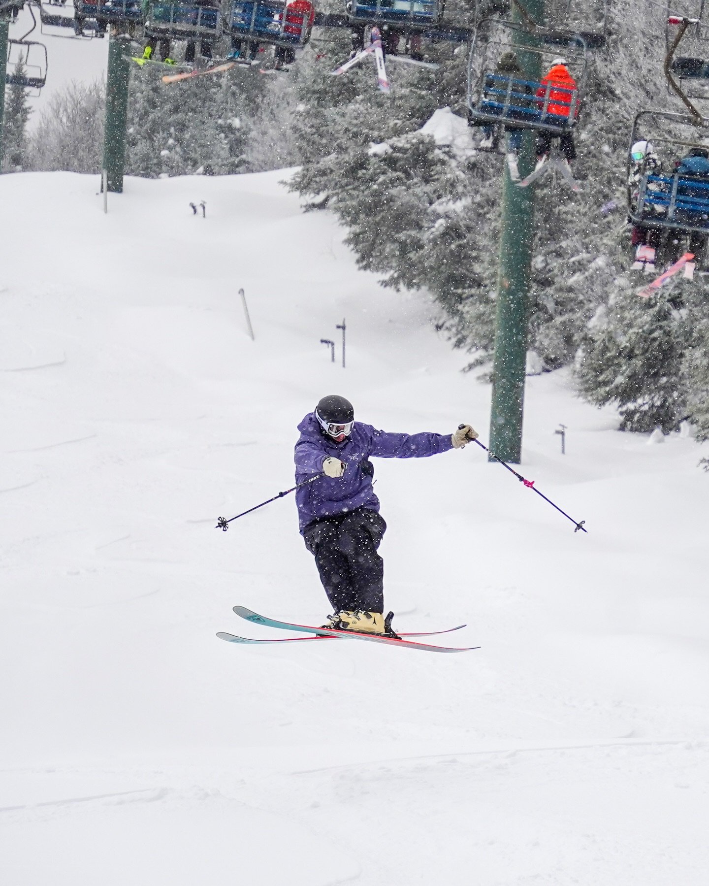 Swipe to see what fresh snow does to the soul ➡️

4-5 inches of buttery goodness ❄️