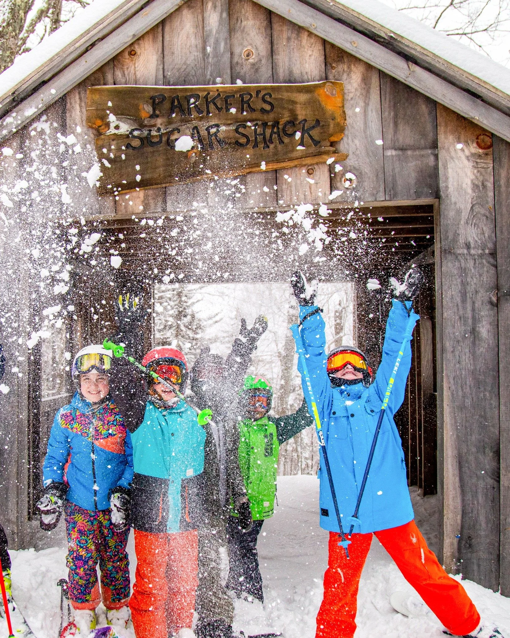 Night skiing. Fireworks. Neon Night. Daily Live Music. Skijor Galore. Friday Family Fun Night. And so much more.

Vacation Week is just 3 days away, and Waterville Valley is ready to deliver nonstop fun all week long! 🎿 Make sure to check out our Le