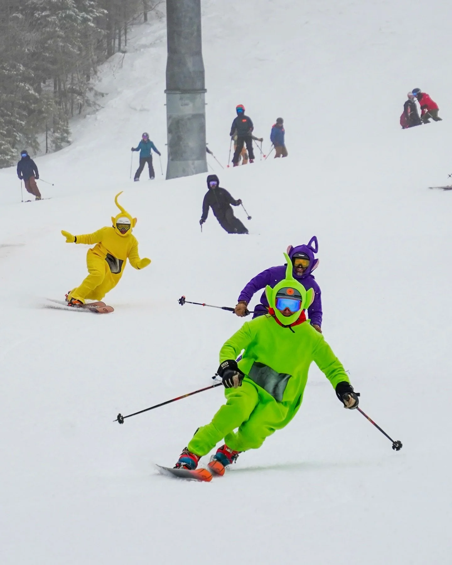 A full tele parade down hollywood&hellip;led by the teletubbies!

World Telemark Day done right 🎿