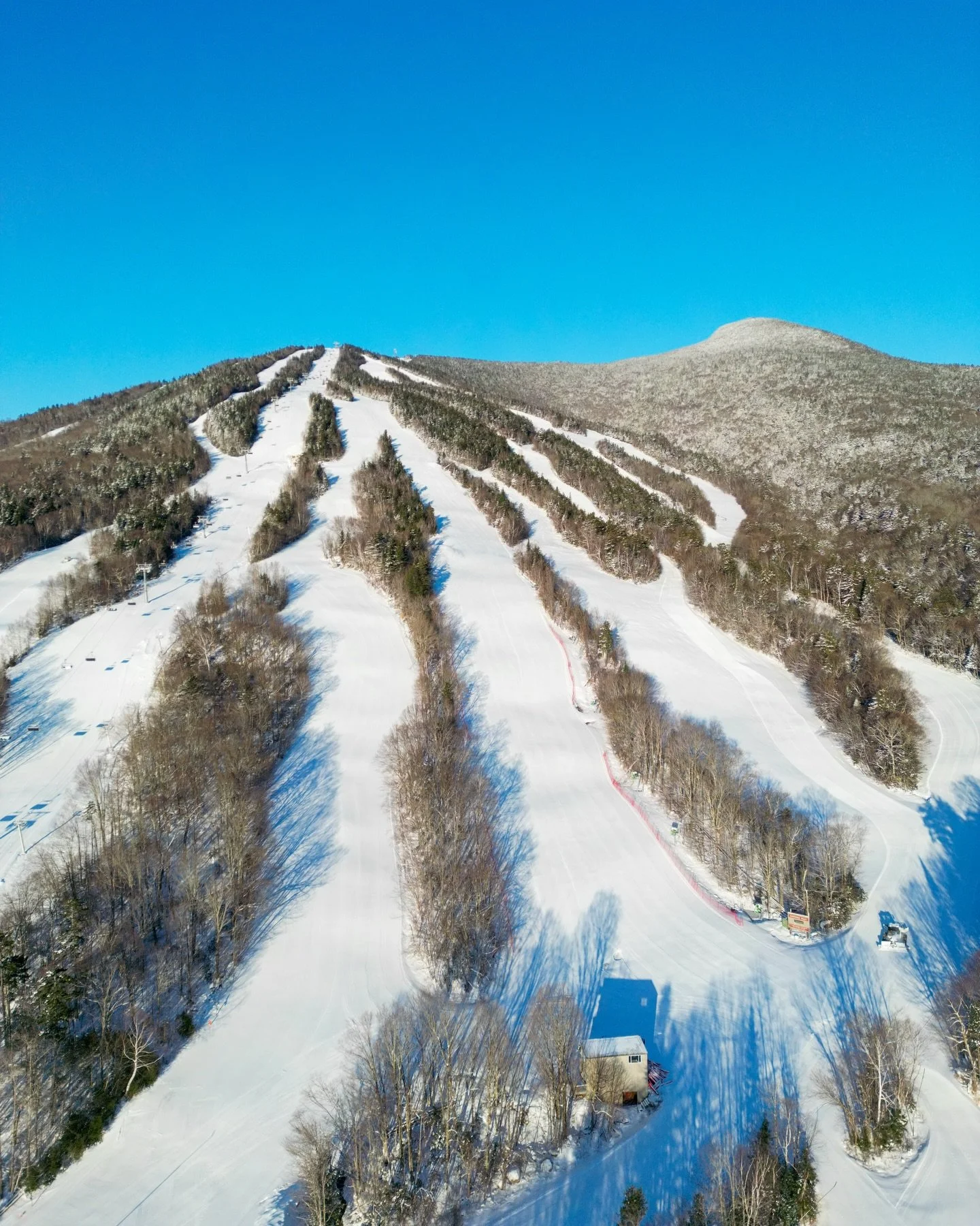 And just like that, it looks like the middle of winter again ❄️