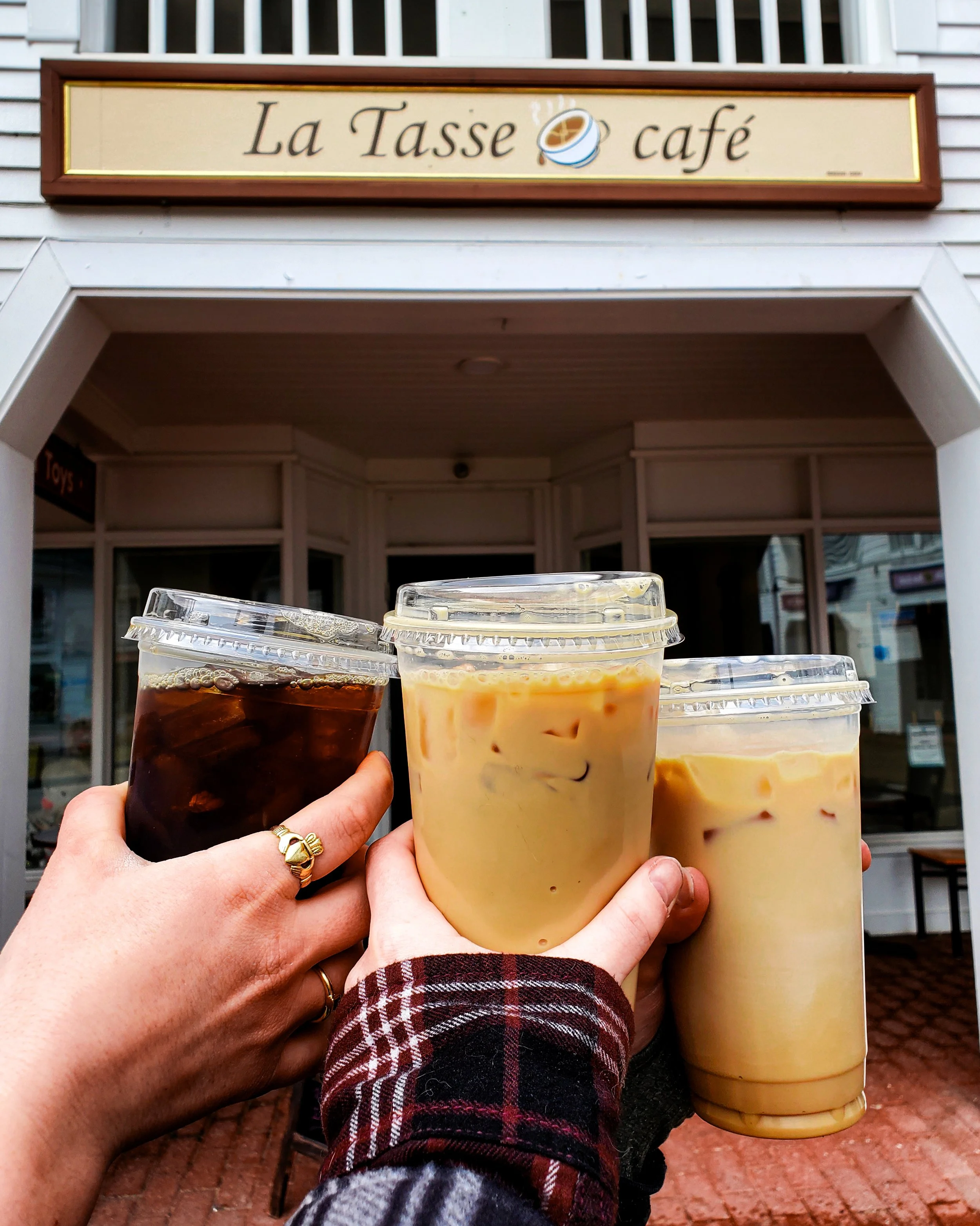 LA TASSE CAFE