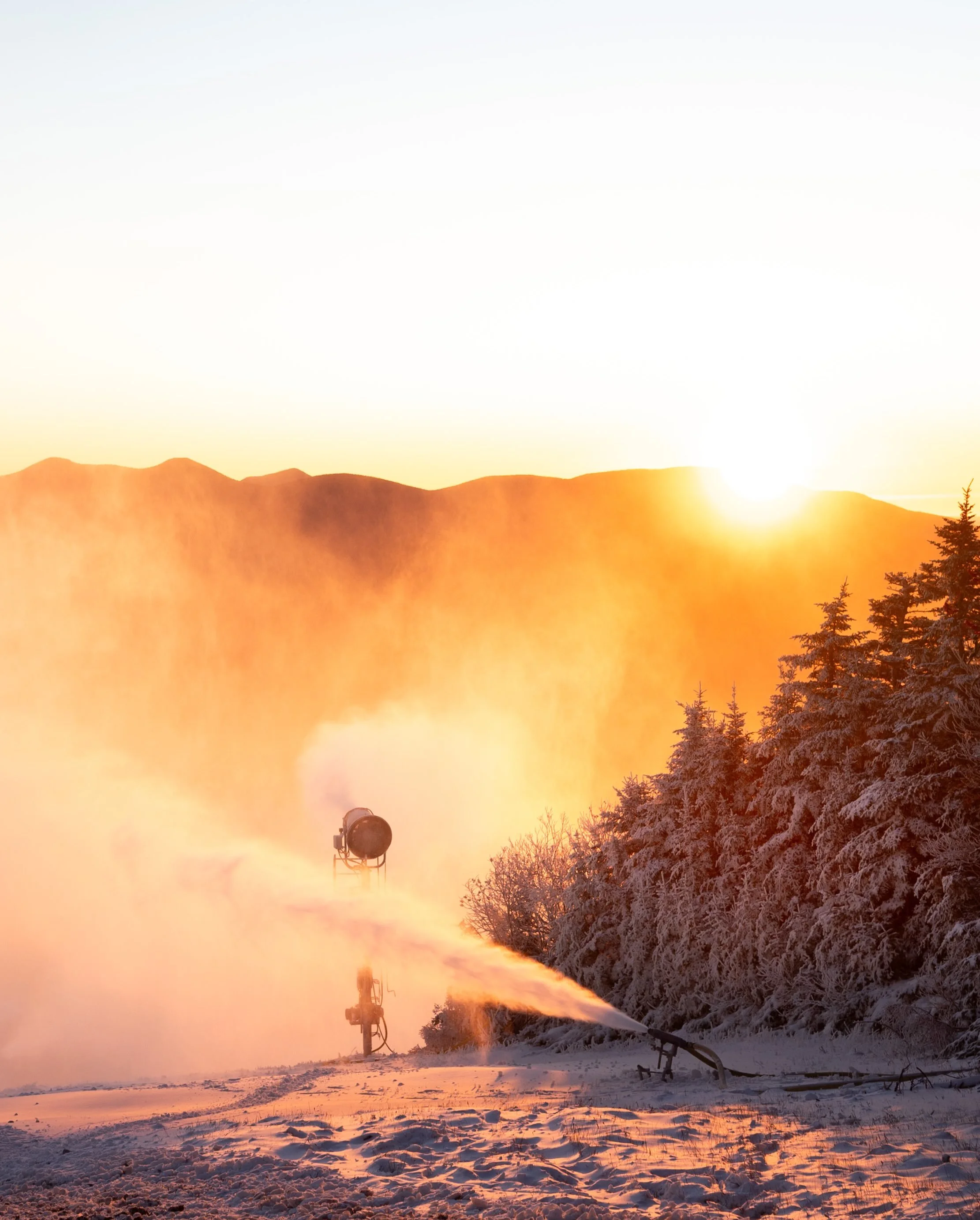 Now THAT is a sight worth waking up early for. ❄️

Snowmaking is underway at the summit, and winter is feeling closer than ever!