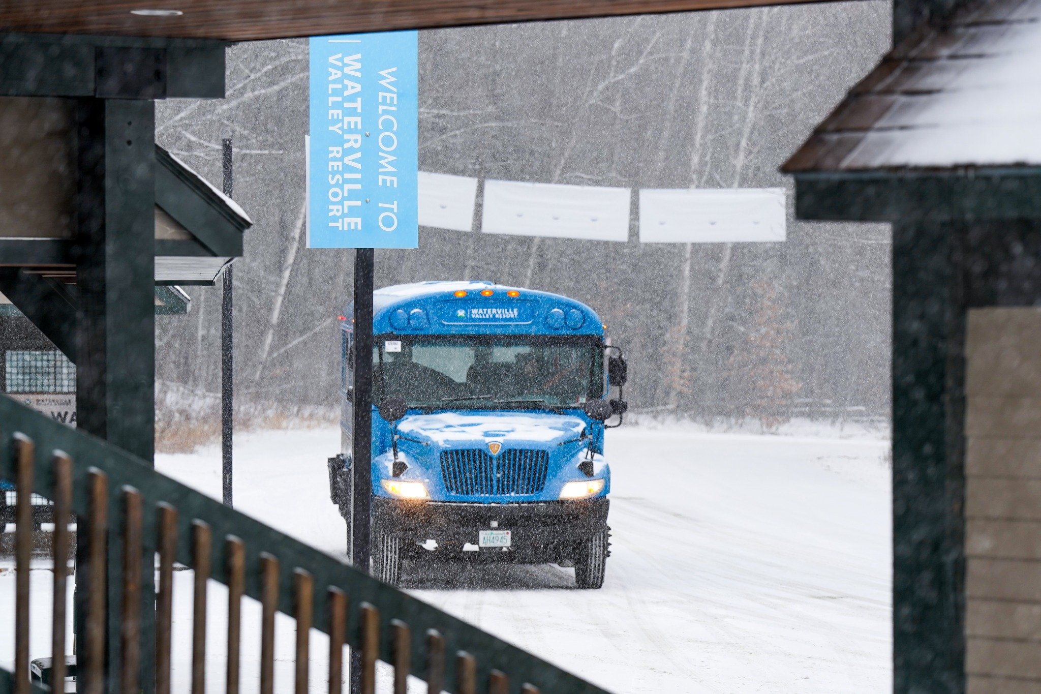 🚌 Town-Wide Winter Weekend Shuttle Service Restored Thanks to WVBA Contributions

Waterville Valley Resort and the nonprofit Waterville Valley Business Association have reached an agreement that will bring back most of the Valley's traditional commu