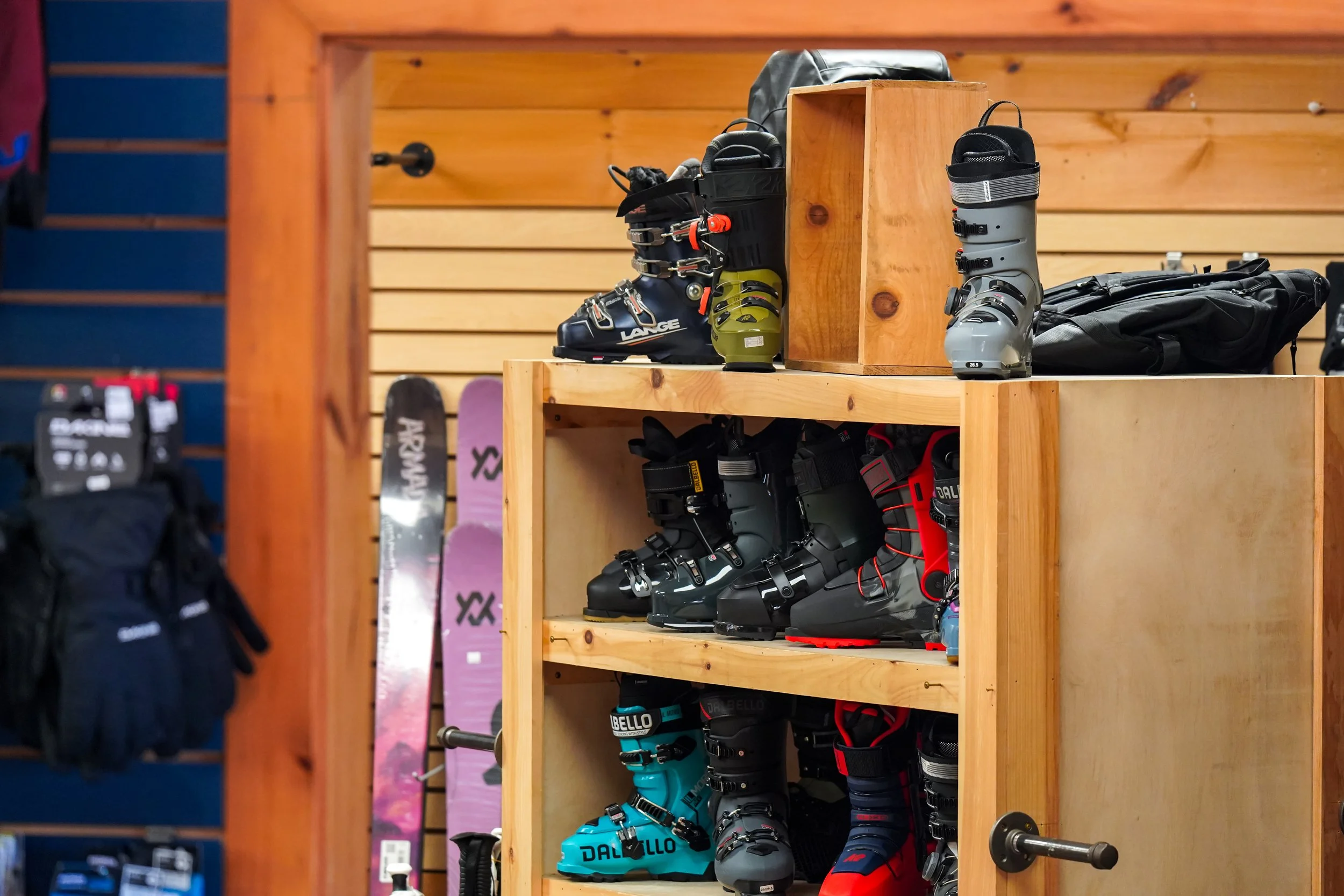 Ski Fanatics_Campton Interior-05.jpg