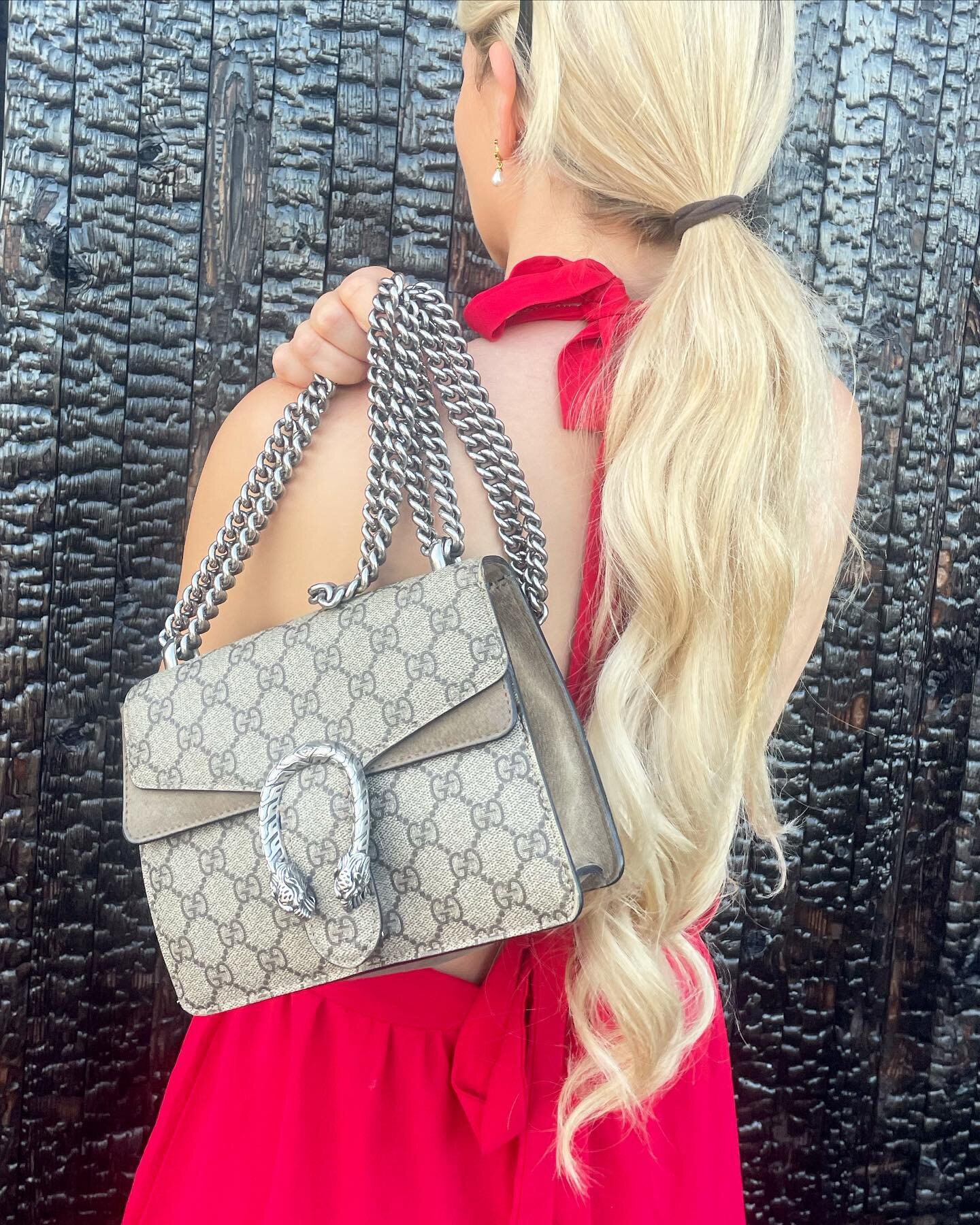 A stunning Gucci Dionysus bag named after the Greek God of wine himself. ✨

DM for more info ✨

#gucci #guccibags #guccidionysus #secondhand #sustainablefashion #luxury #bagaddict #fashion #guccibeauty #guccilovers #guccivintage