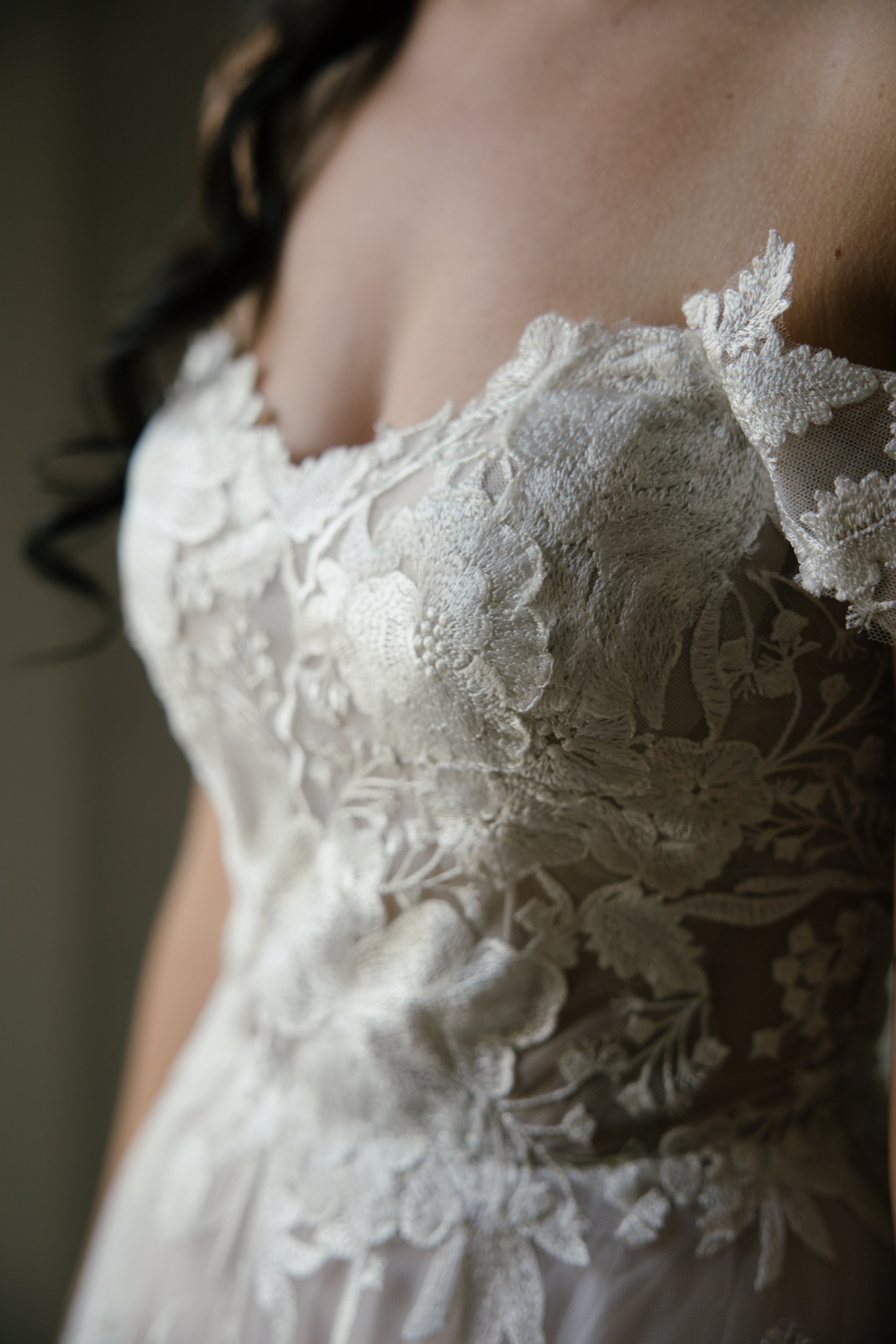 Wedding dress Basel.jpg