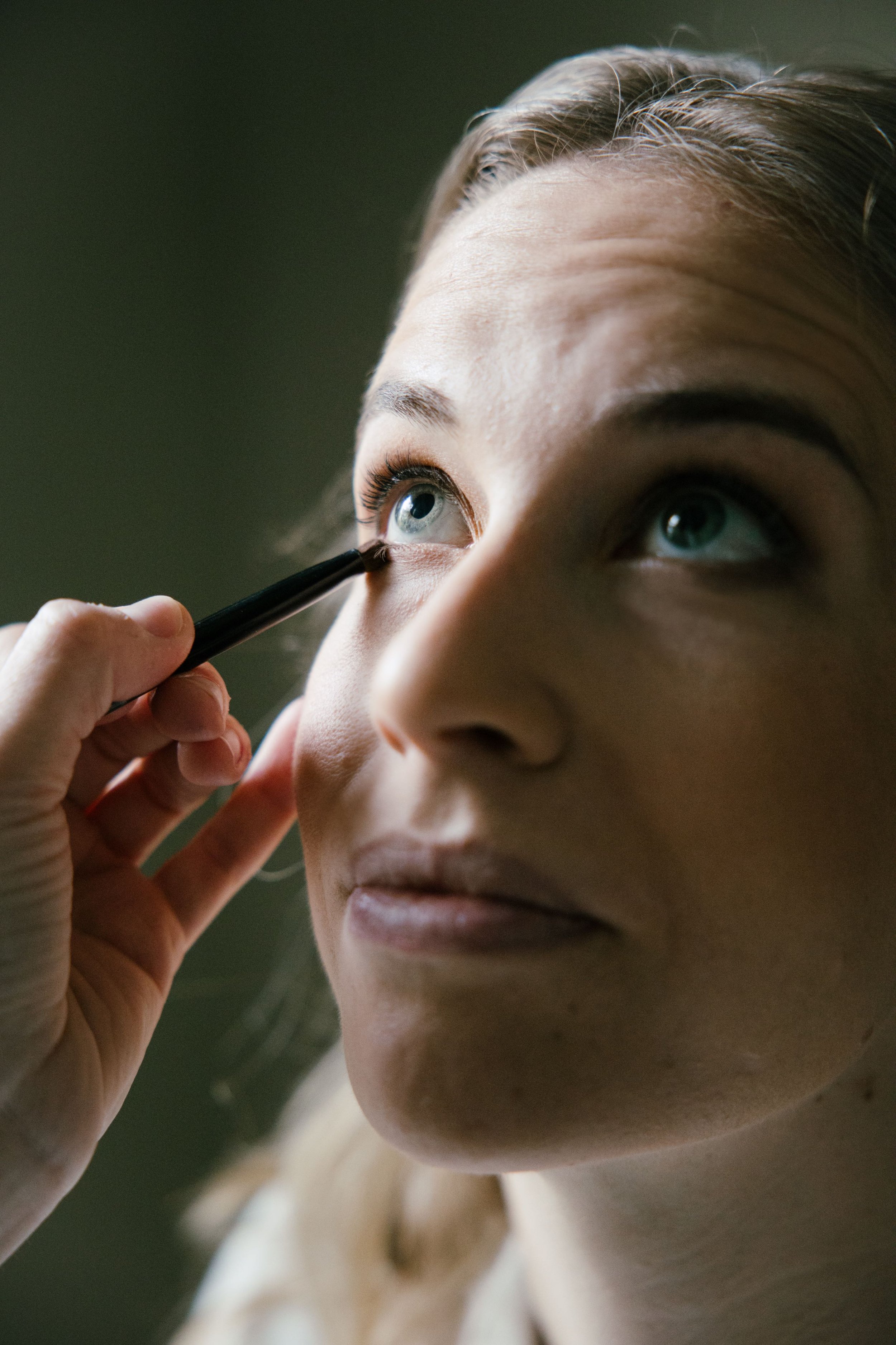 Bride getting ready Basel.jpg