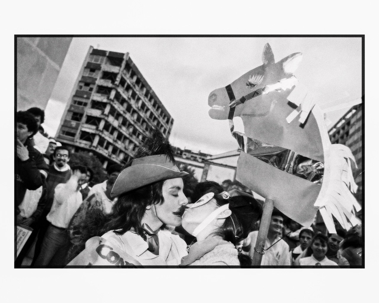 El beso Cd Mx 1993 16x20 Large.jpeg