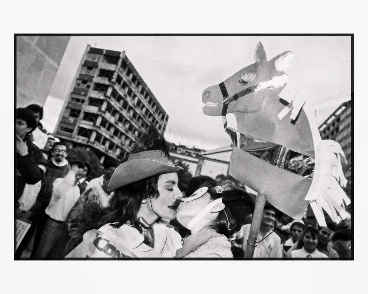 El beso Cd Mx 1993 16x20 Large 2.jpeg