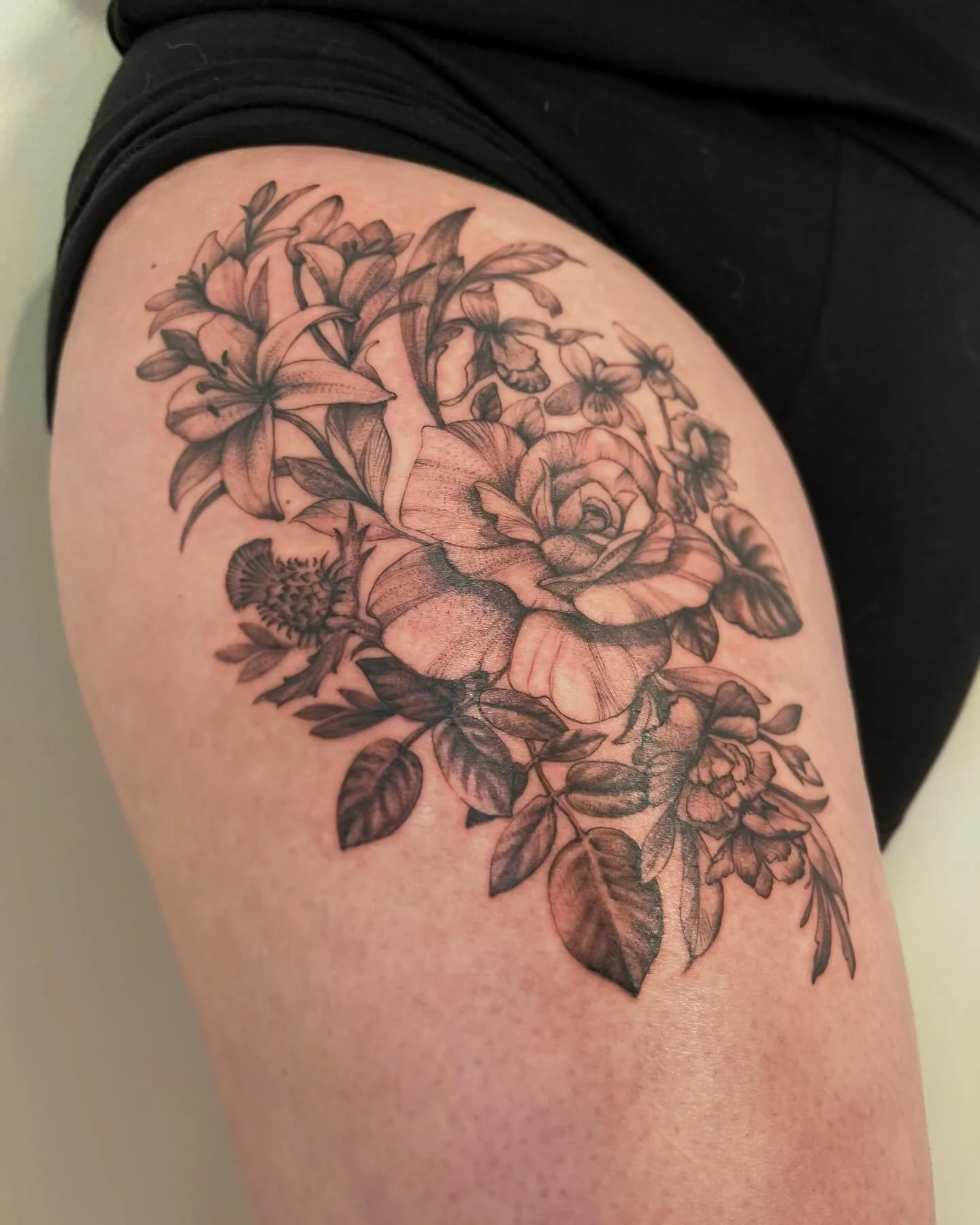 Here&rsquo;s a favorite from a while ago that I didn&rsquo;t get around to posting. Floral arrangement on @allisonraynesparker based on flowers from significant places she had lived around the globe&hellip;carnation, lady slipper, violet, white lily,