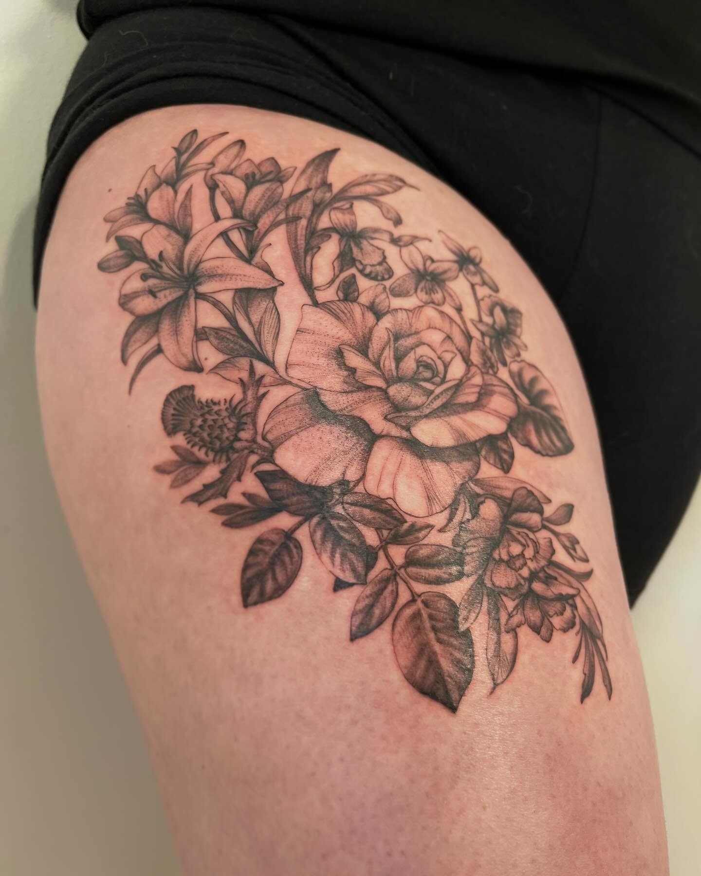 Here&rsquo;s a favorite from a while ago that I didn&rsquo;t get around to posting. Floral arrangement on @allisonraynesparker based on flowers from significant places she had lived around the globe&hellip;carnation, lady slipper, violet, white lily,