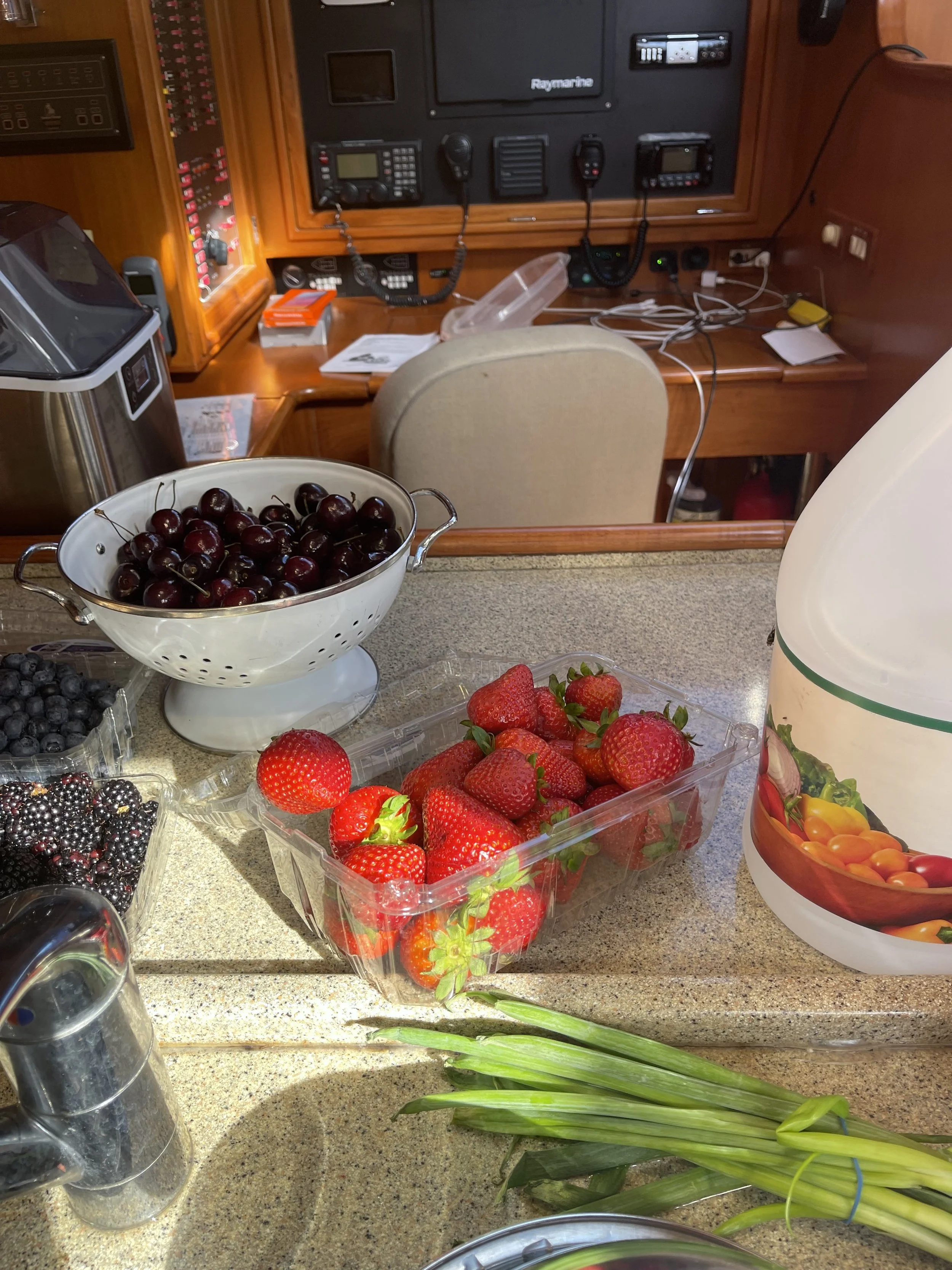 Vinegar bath for fruit and vegetables. 