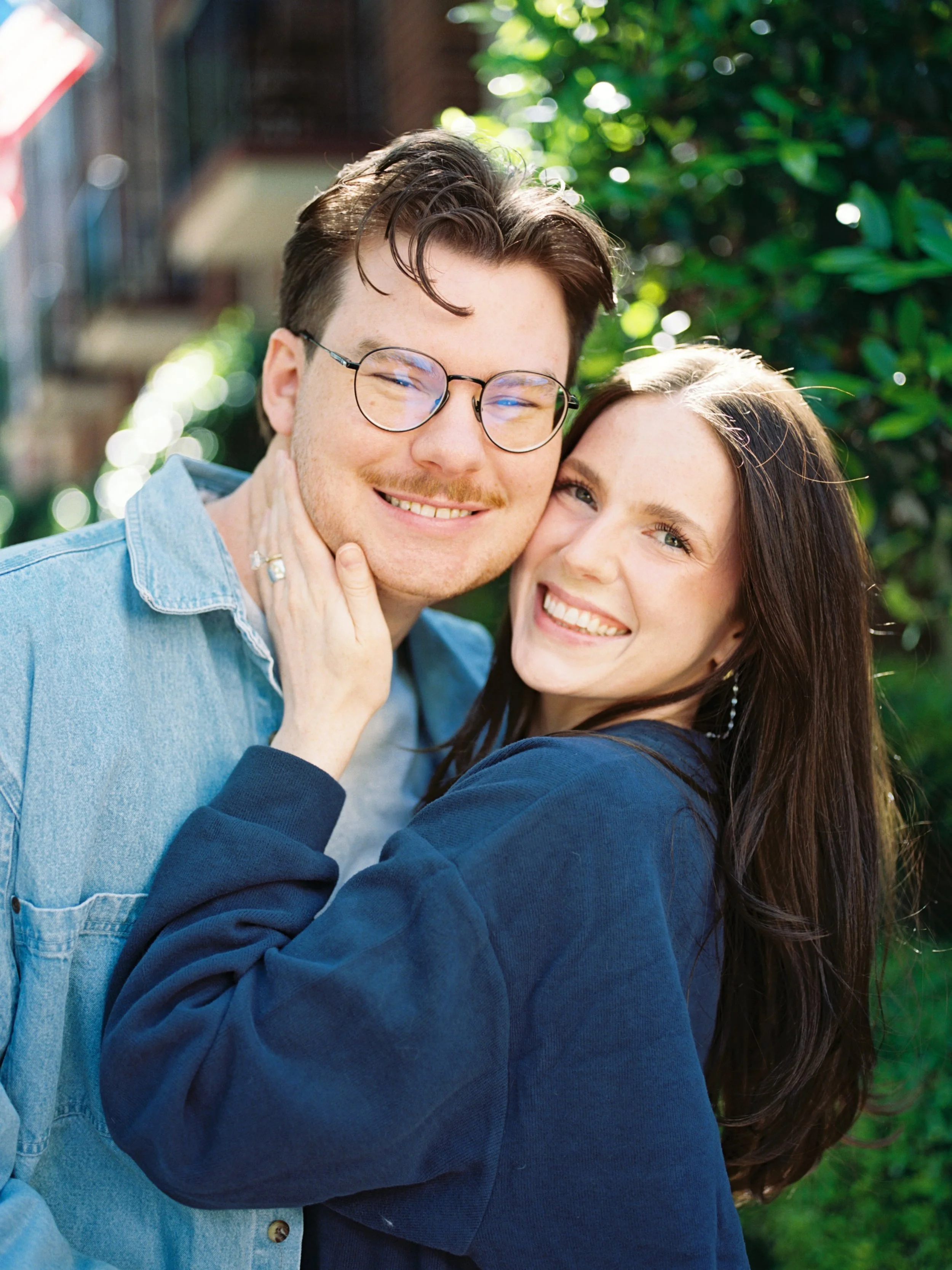 Matt and Mia on one of their last neighborhood strolls before moving 🎞️