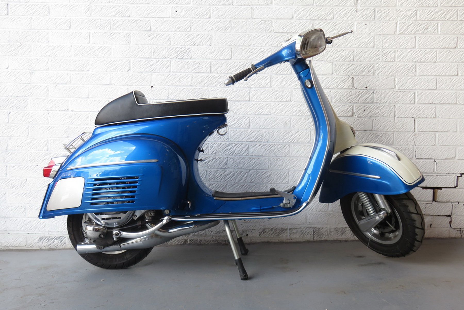 Vespa-sprint 7JPG_resize.jpg