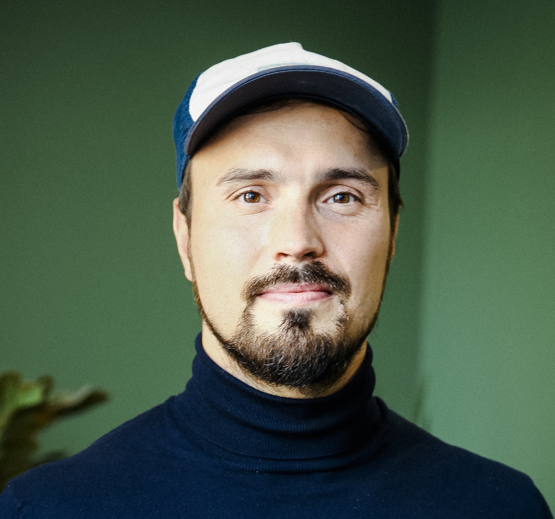 e64fc9f1ccf1-Sascha_Portrait.jpg