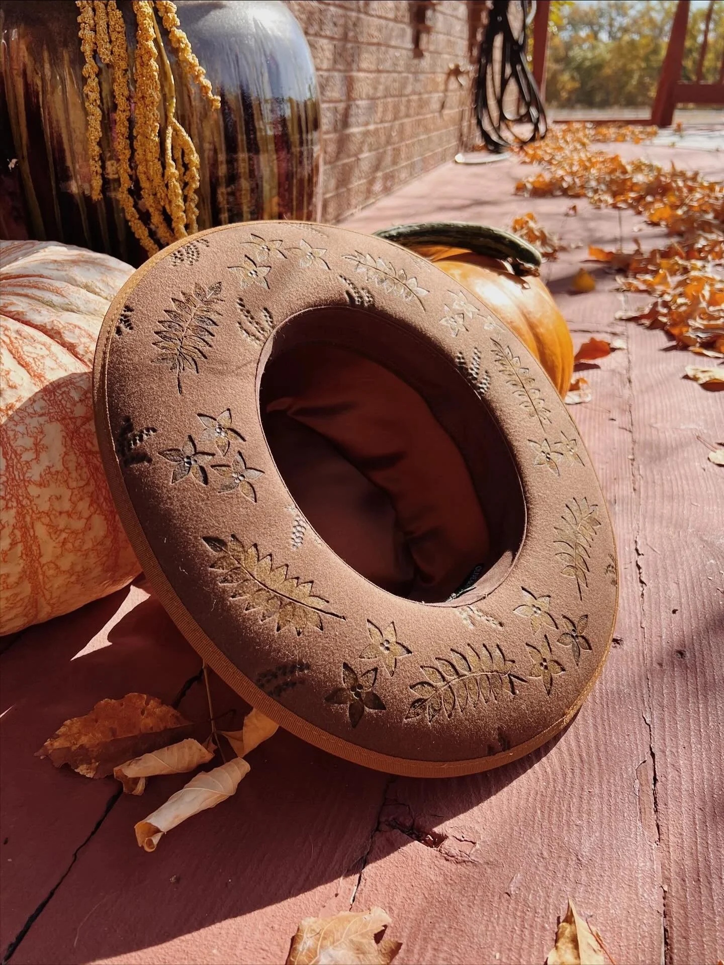 &mdash;&mdash;&mdash;
W O O D L A N D  W H I M S Y 🍂
&mdash;&mdash;&mdash;
A nod to autumn&rsquo;s magic&mdash;hand-burned with falling leaves and forest details that bring the season to life. A dark pecan rancher made for the ones who feel most at 