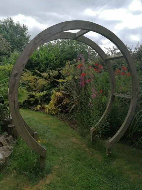 circular-garden-arch