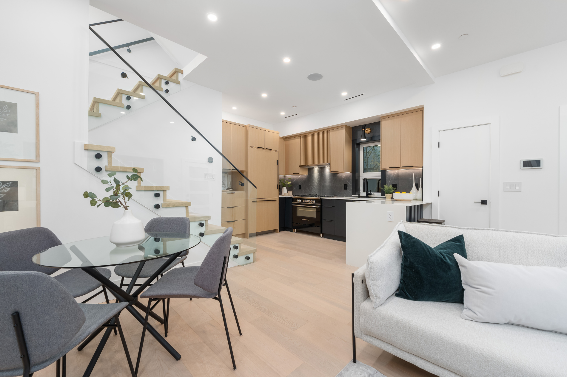 5368 Prince Edward - Duplex 6.png