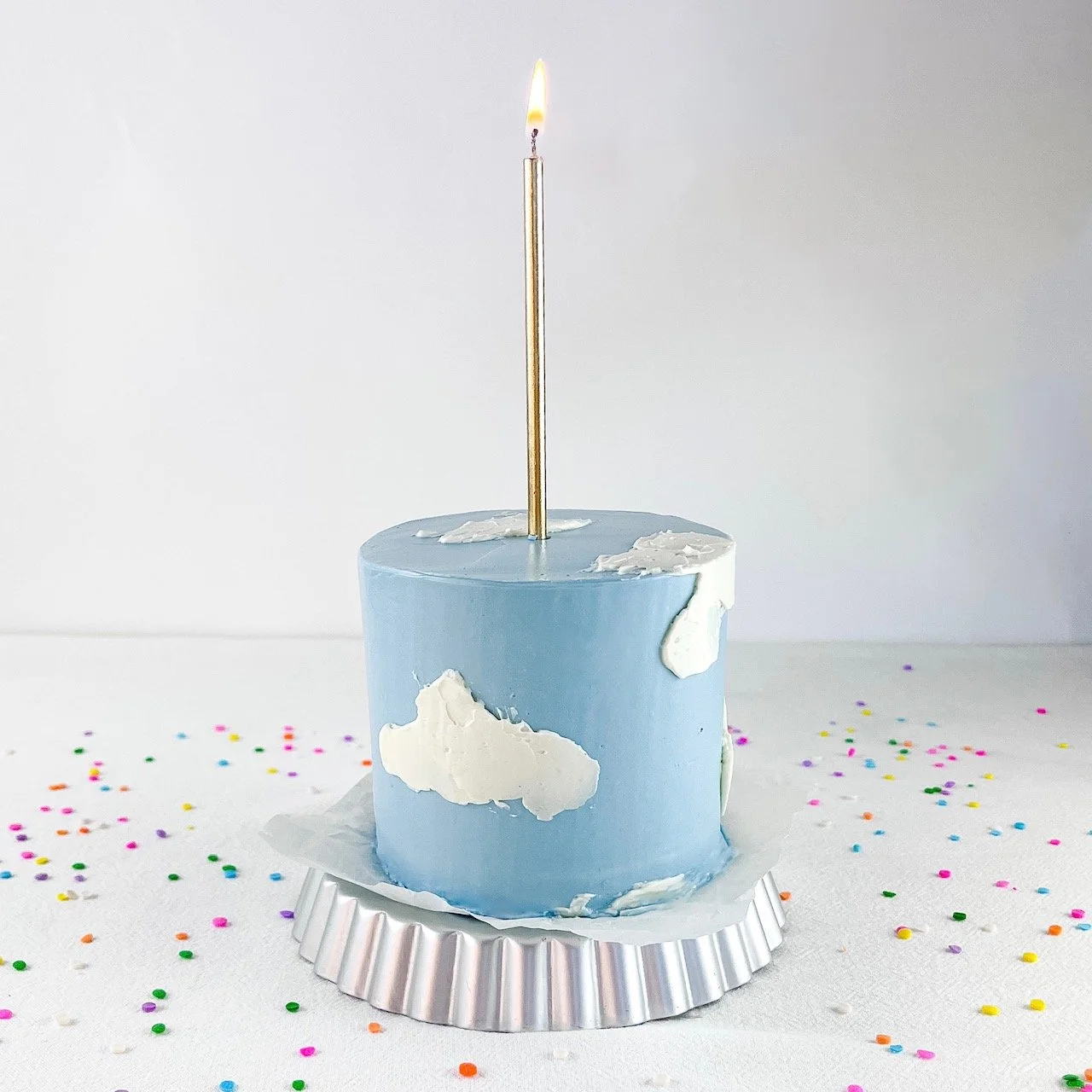 Cloudy Smash Cake