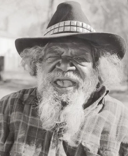 Artist Ronnie Tjampitjimpa, Alice Springs, Northern Territory, 2007