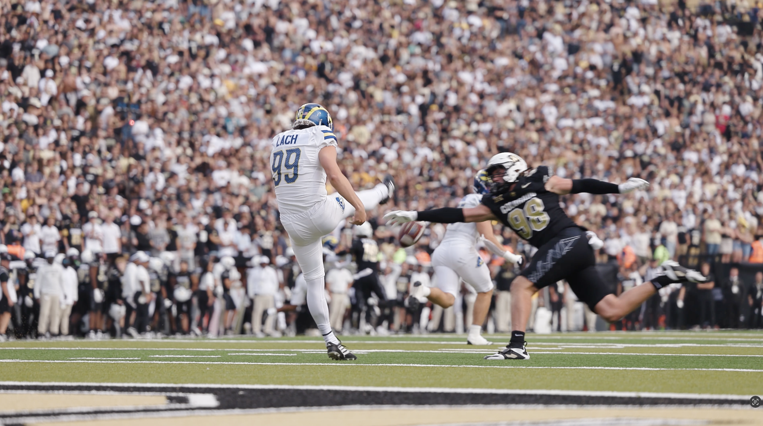 Houston Trailer_13.png