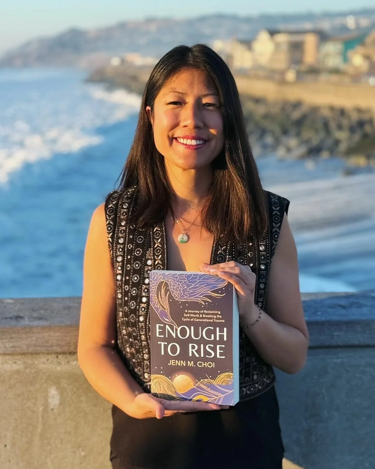 Proud 🥹 friend moment - my dear fellow cycle breaker from Cali (now in Berlin) @jennmchoi finally launched her powerful self-help memoir to the world 🌎 and I’m in the front row cheering her on! 📣🙌
What a full-circle moment. When I first me