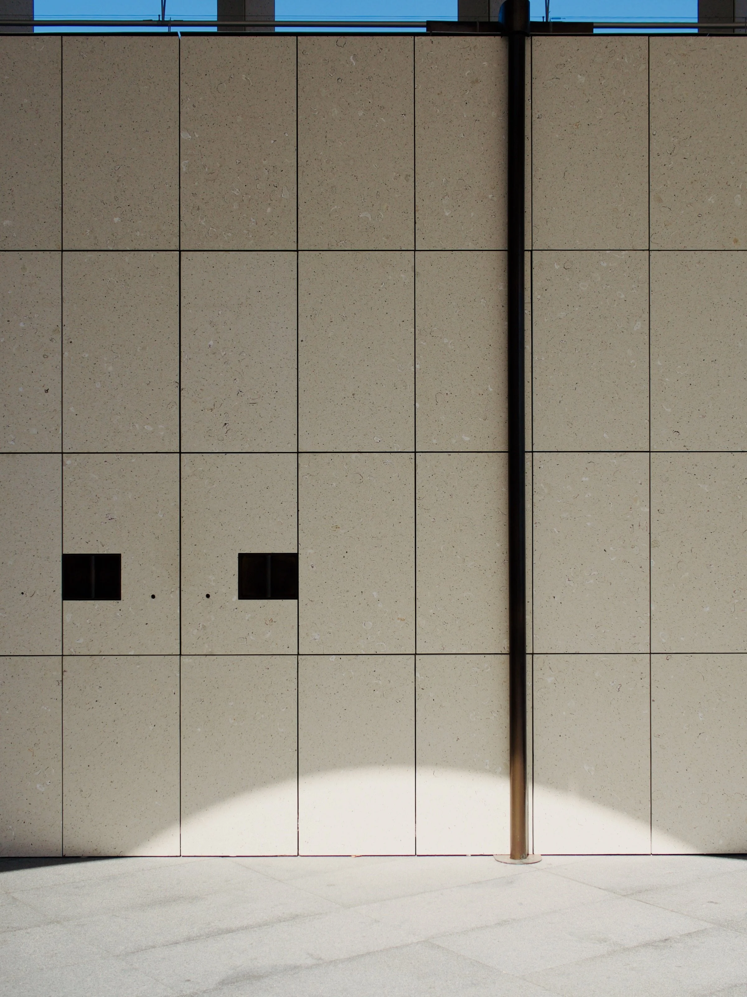 EM560016.jpg