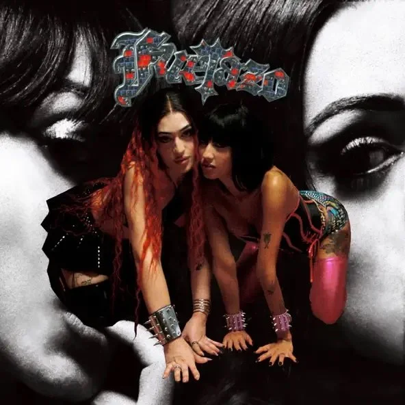 Isabella Lovestory | Fuetazo