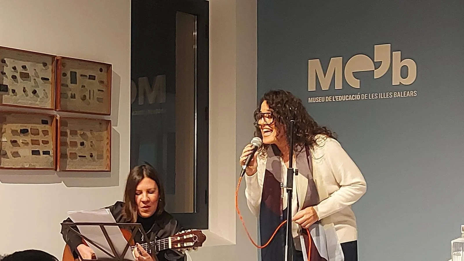 Poemes fets cançó 2.jpg