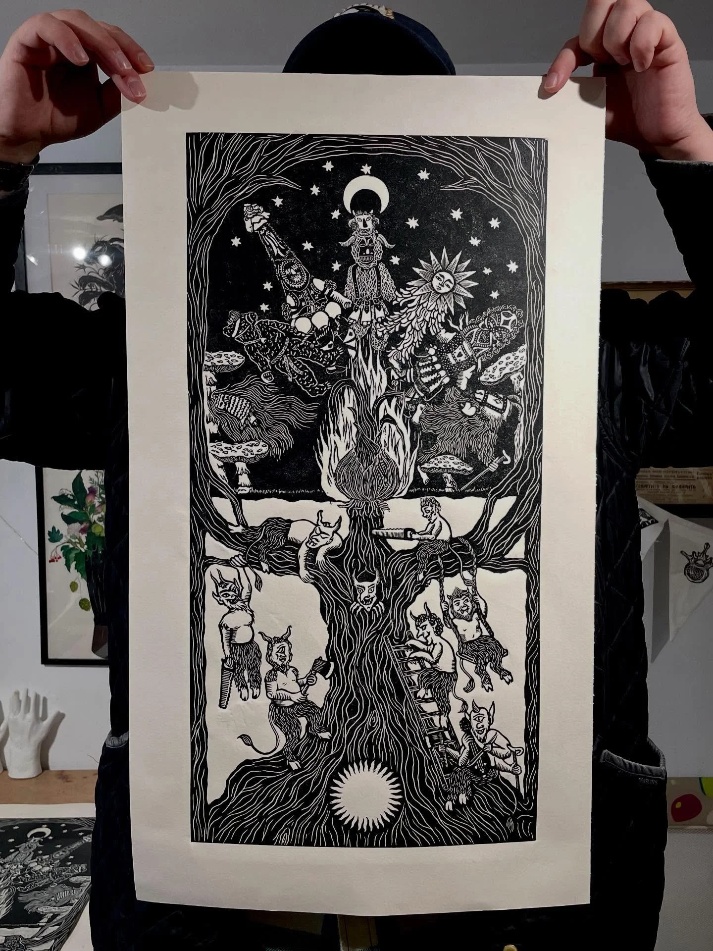In between - print for the time between winter solstice and epiphany, when Karakondjoli want to cut the world tree and destroy our world but the protectors of the upper world - kukeri, had put the sacred onion on top of their hole and are waiting for