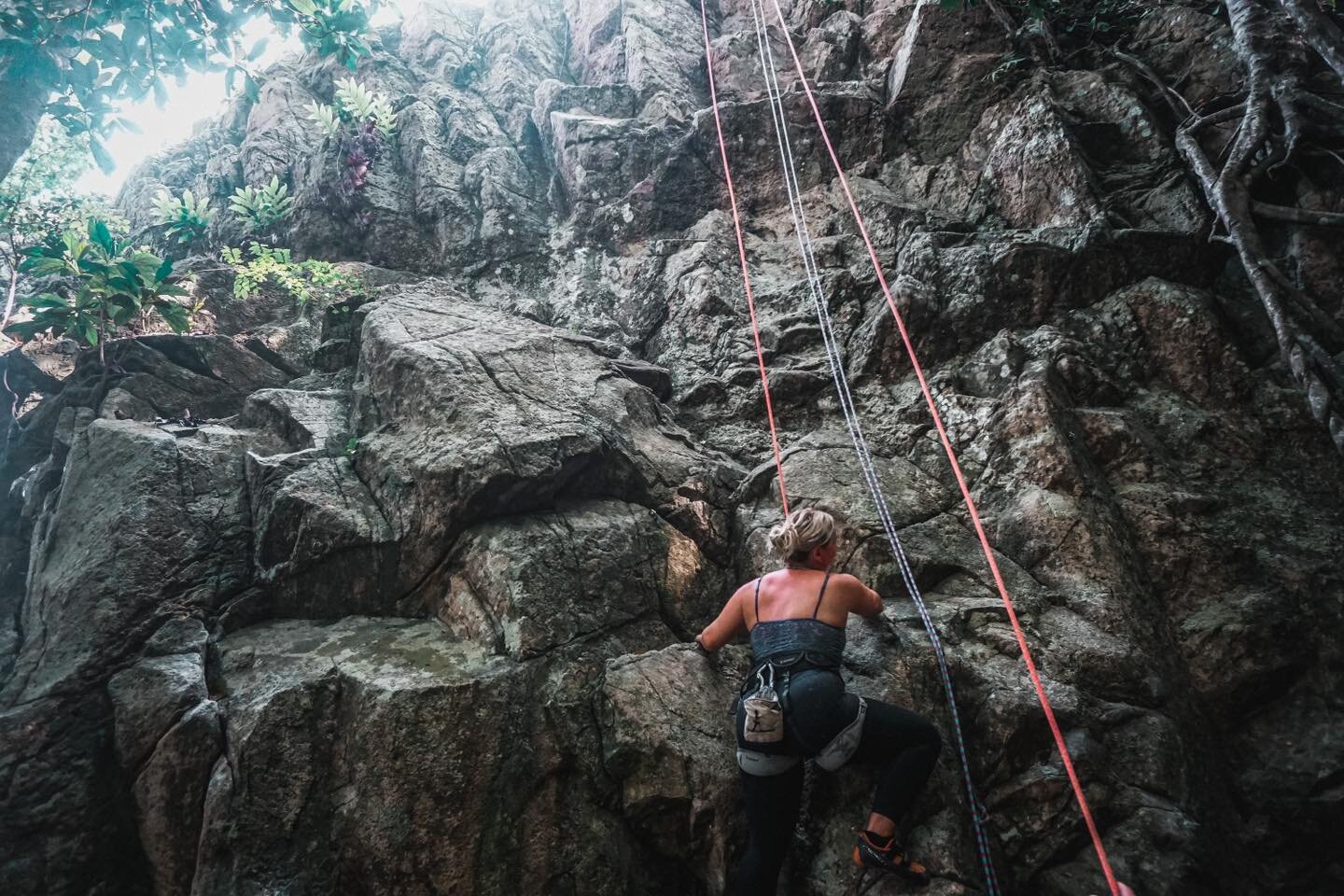One of the best parts of living abroad is the personal growth that takes place. 

Every day you learn new skills and by going outside of your comfort zone you&rsquo;ll continue to grow and evolve as a person. 

&hellip;

Rock climbing at @goodtimetha