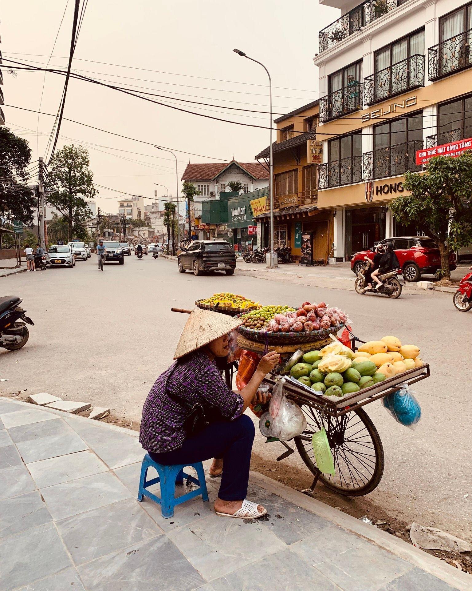 I can understand how this city may not be for everyone. 

Hanoi has a vibe and energy that does not hide, it's very much in your face.

The traffic is loud and chaotic, the streets are narrow and old - It is distinct in its grit, and this is what giv