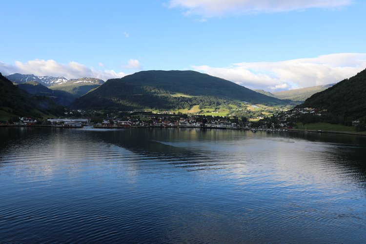 From Bergen: Explore Sognefjord - Daycruise on Sognefjord — Glacier Tour