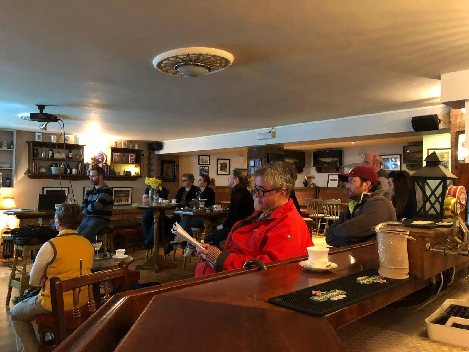 Sharing community knowledge