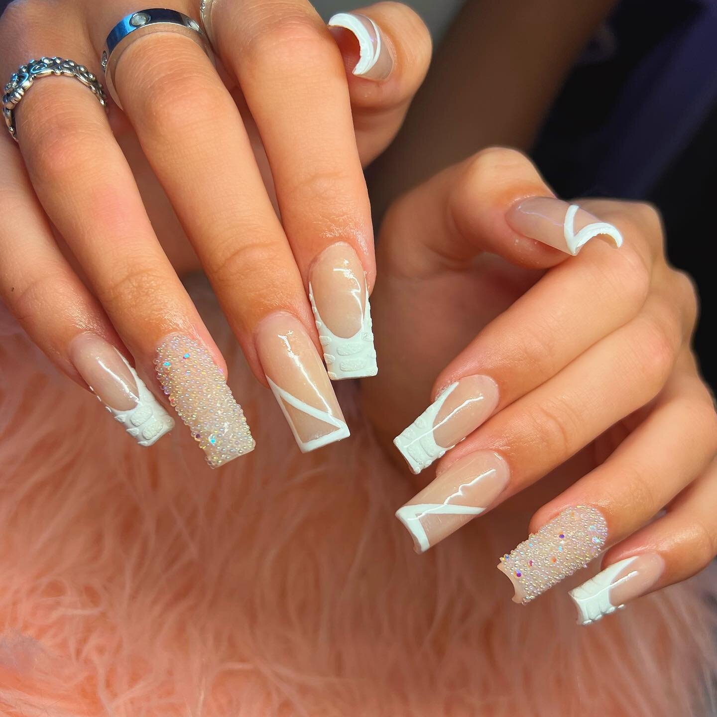 what she got vs what she wanted 😏
-
-
-
-
-
#nails #showscratch #nailsofinstagram #nailsoftheday #summernails #holidaynails #explore #navytools #whitenails #crocprint #crocprintnails #kingston #nailmateuk #nailsofig #whatsheaskedforvswhatshegot #fol