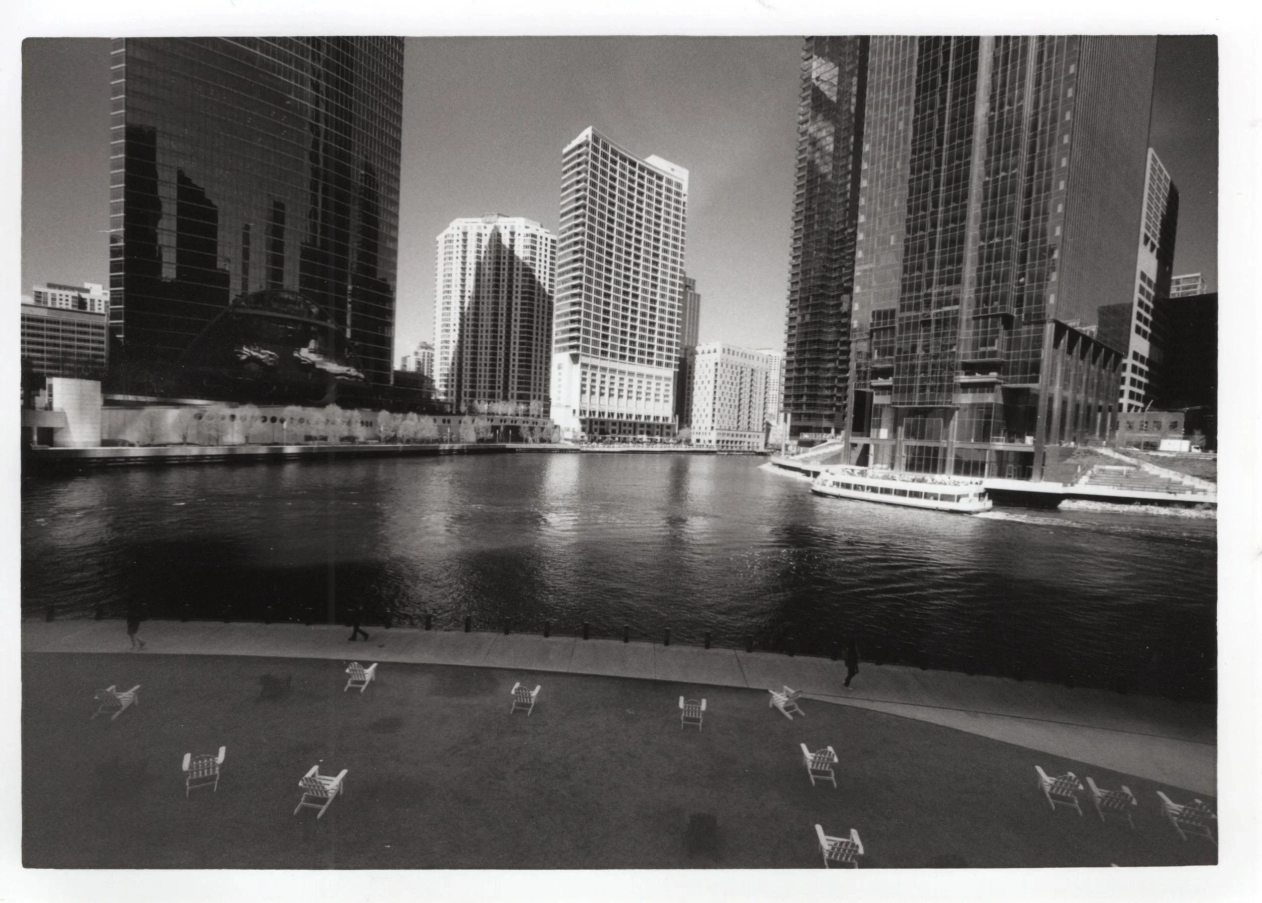 Chicago+River+with+Chairs.jpg