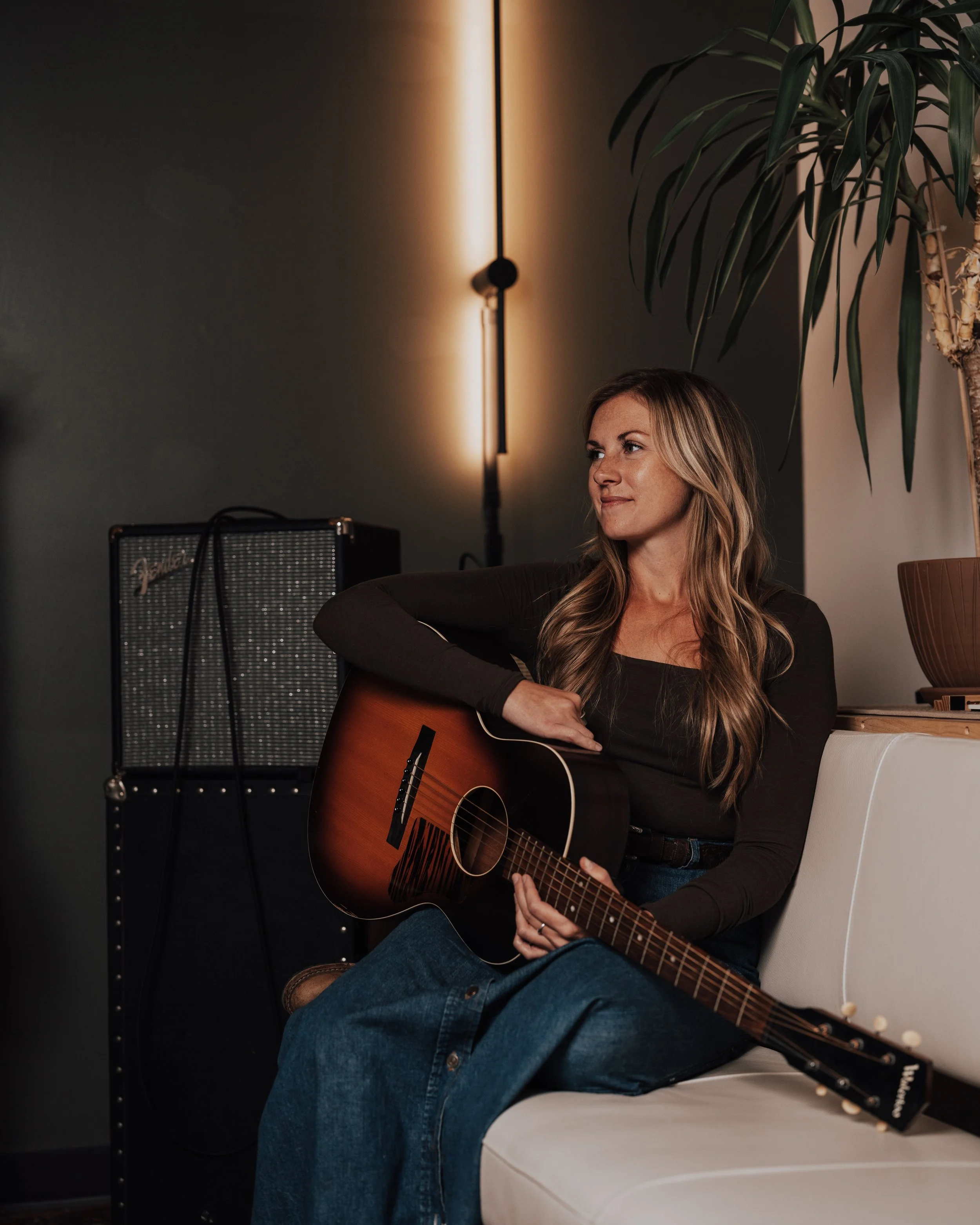 The Mojo of Music - Overman Guitars-60.jpg