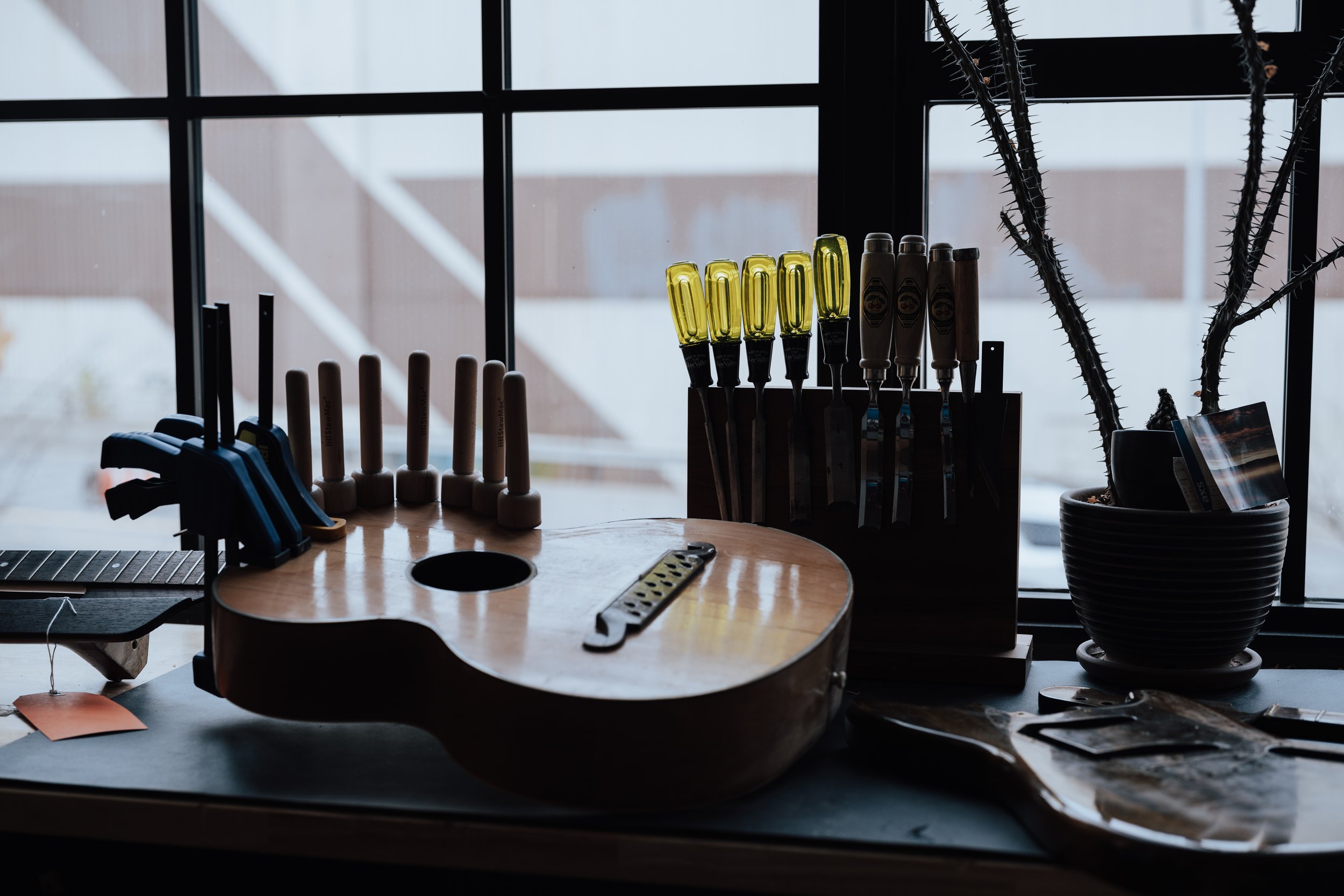 The Mojo of Music - Overman Guitars-8.jpg