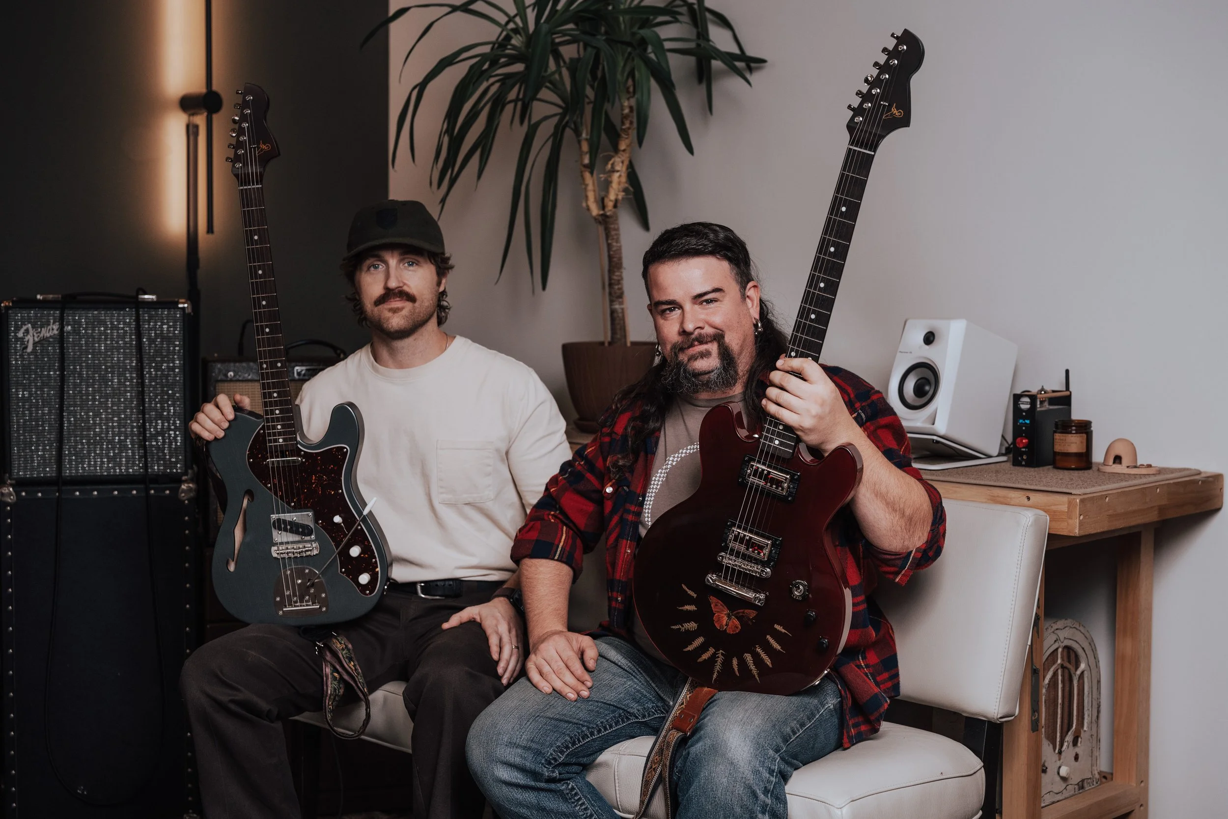 The Mojo of Music - Overman Guitars-22.jpg