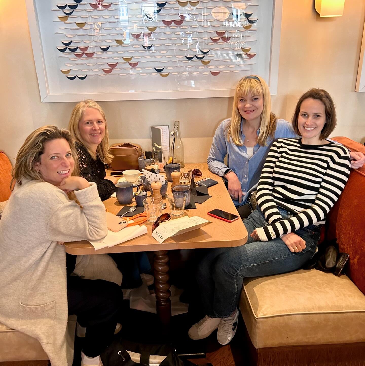 April photo dump! What a mixed bag this month was&hellip; 

Highlights: lovely brunch with lovely writers, the most amazing cocktails with @rebeccafleetwriter and the start of our kitchen renovation 🤗

Not exactly a highlight but an explanation for 