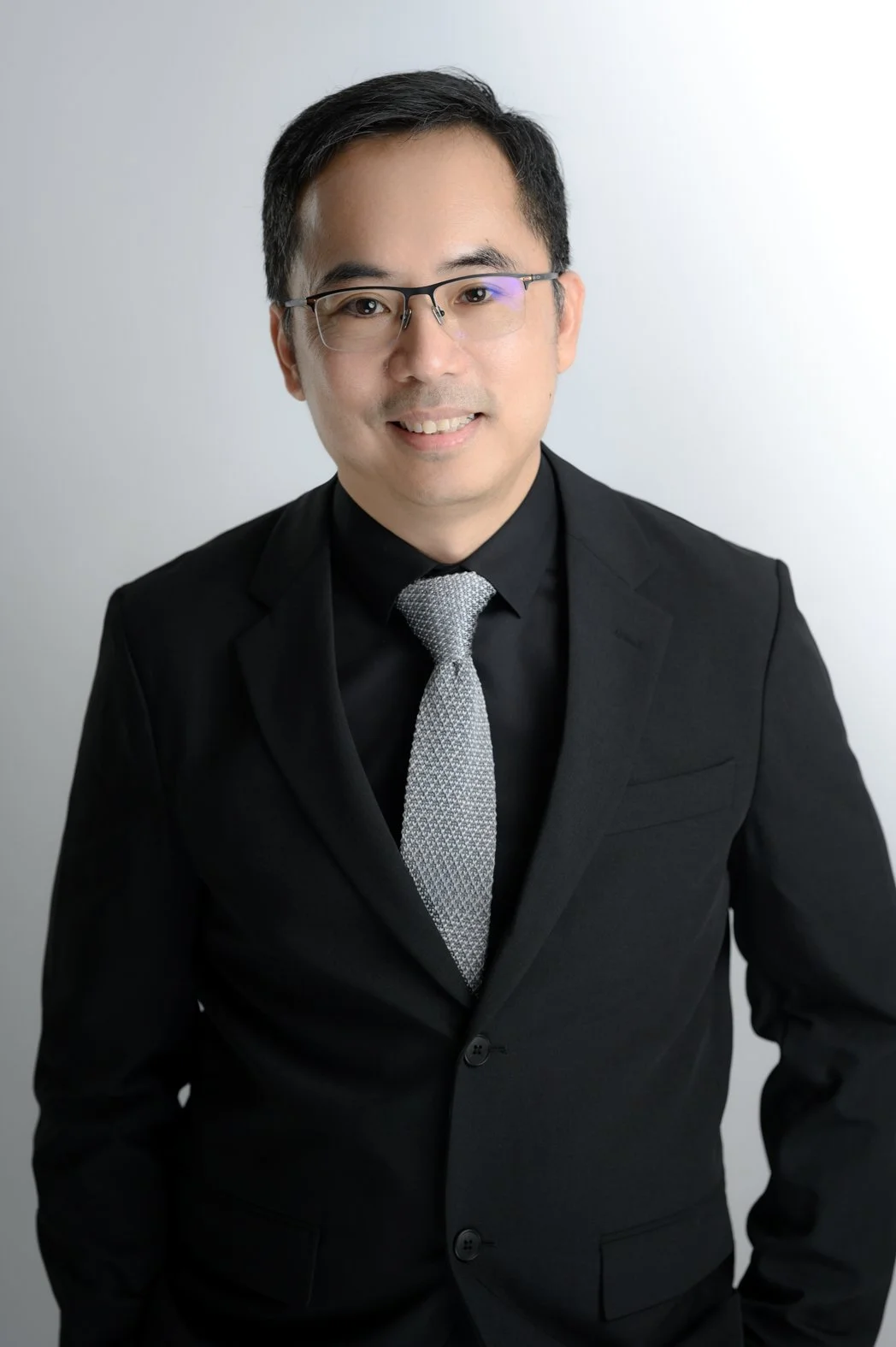 Corporate-male-excutive-professional-001.jpg
