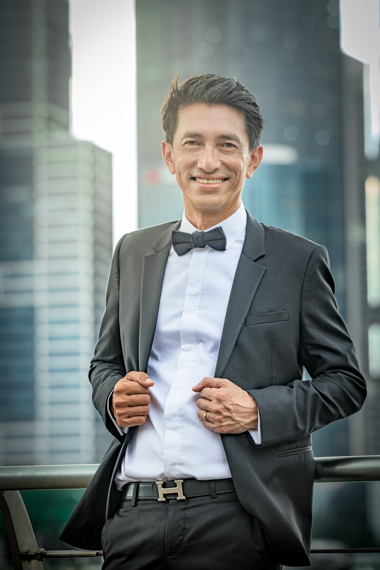 Corporate-male-excutive-professional-002.jpg