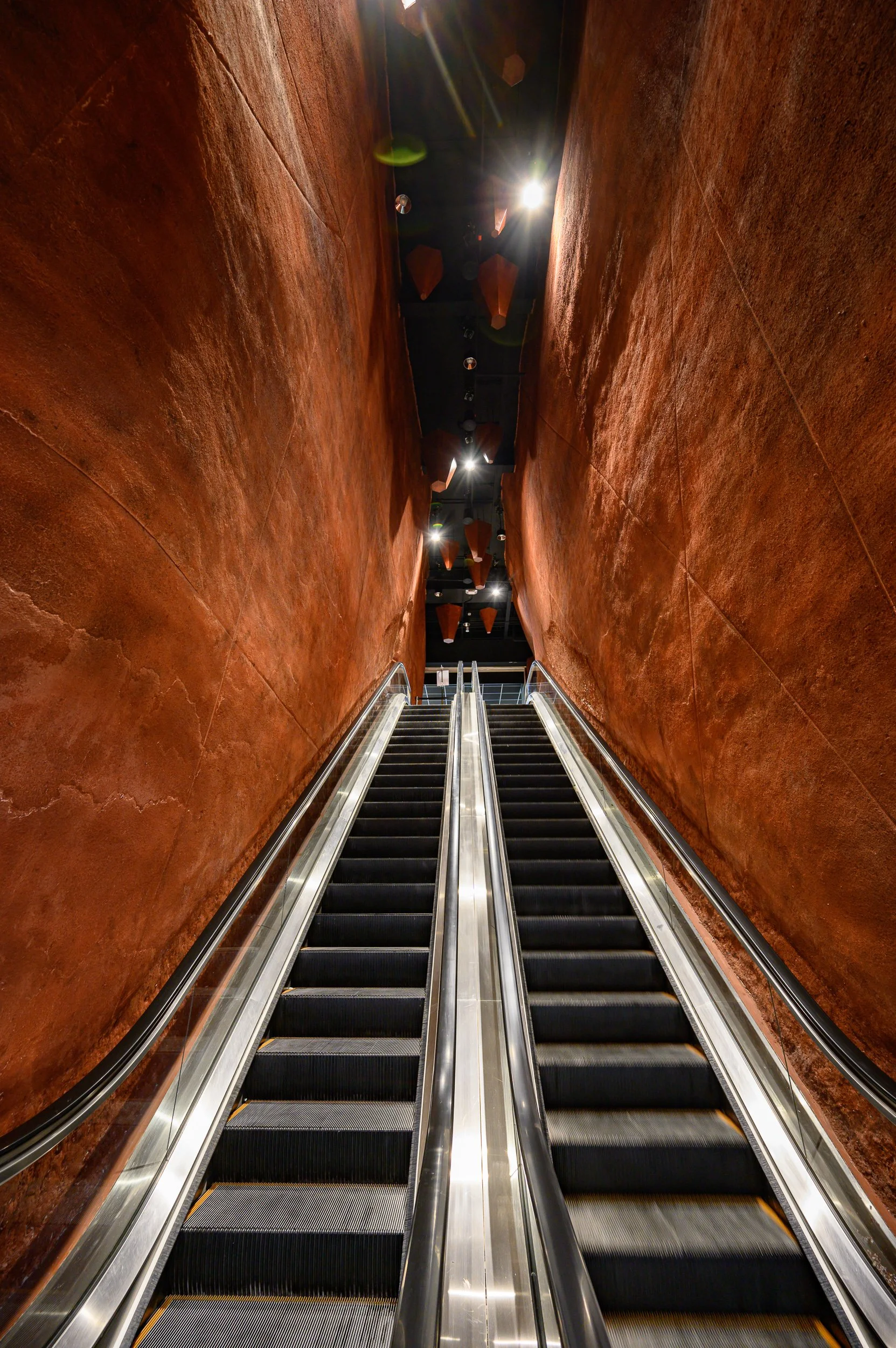 public-space-library-entrance-cave-031.jpg