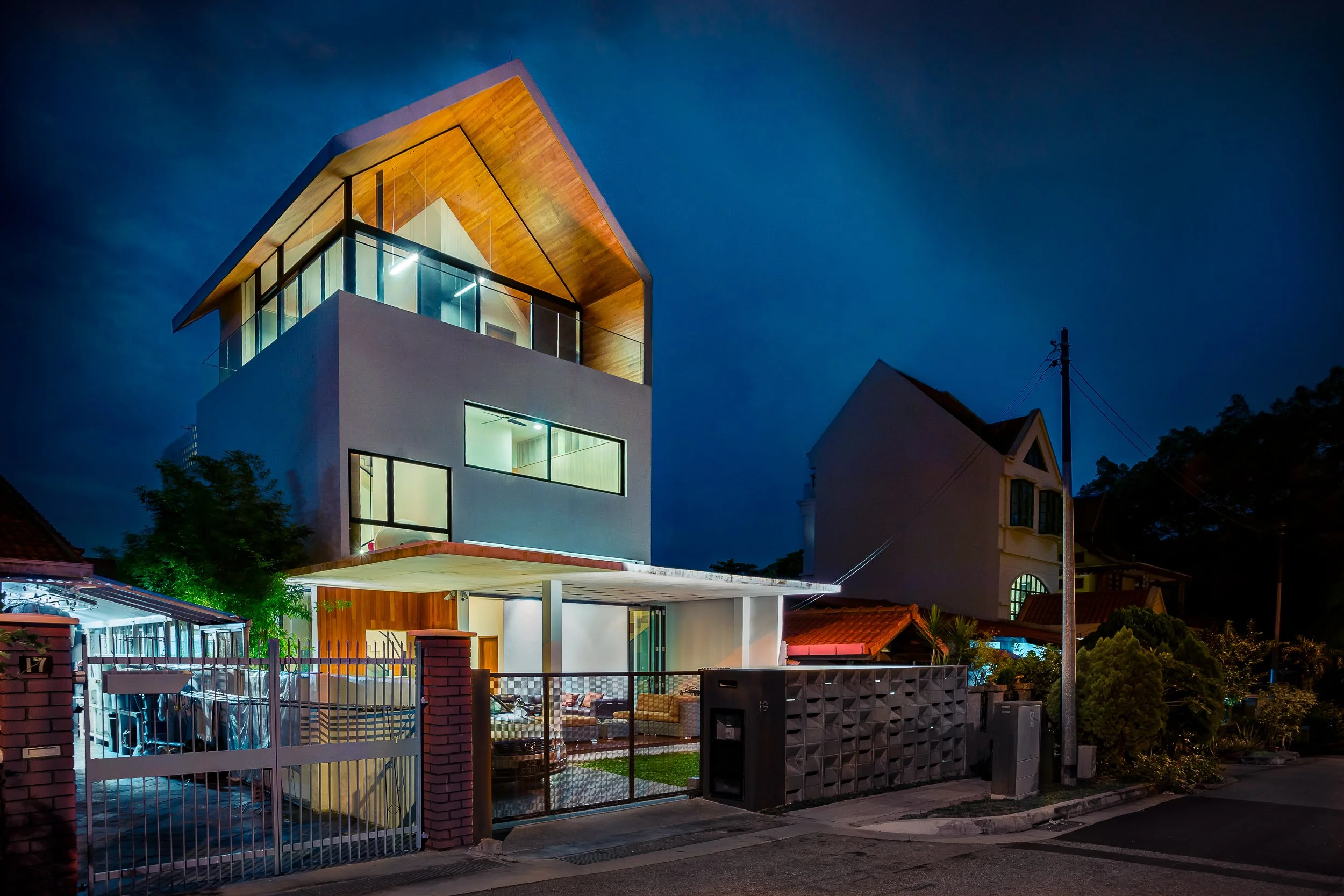 singapore-landed-property-exterior-modernist-night-001.jpg