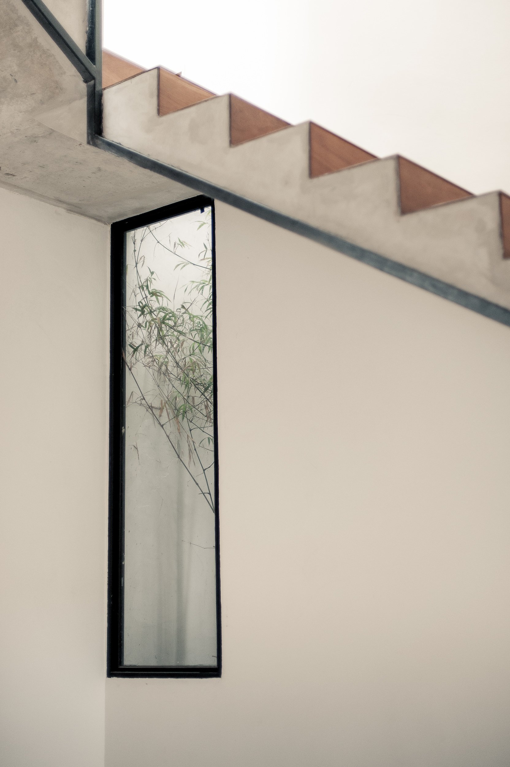 singapore-landed-property-stairs-brutalist-004.jpg