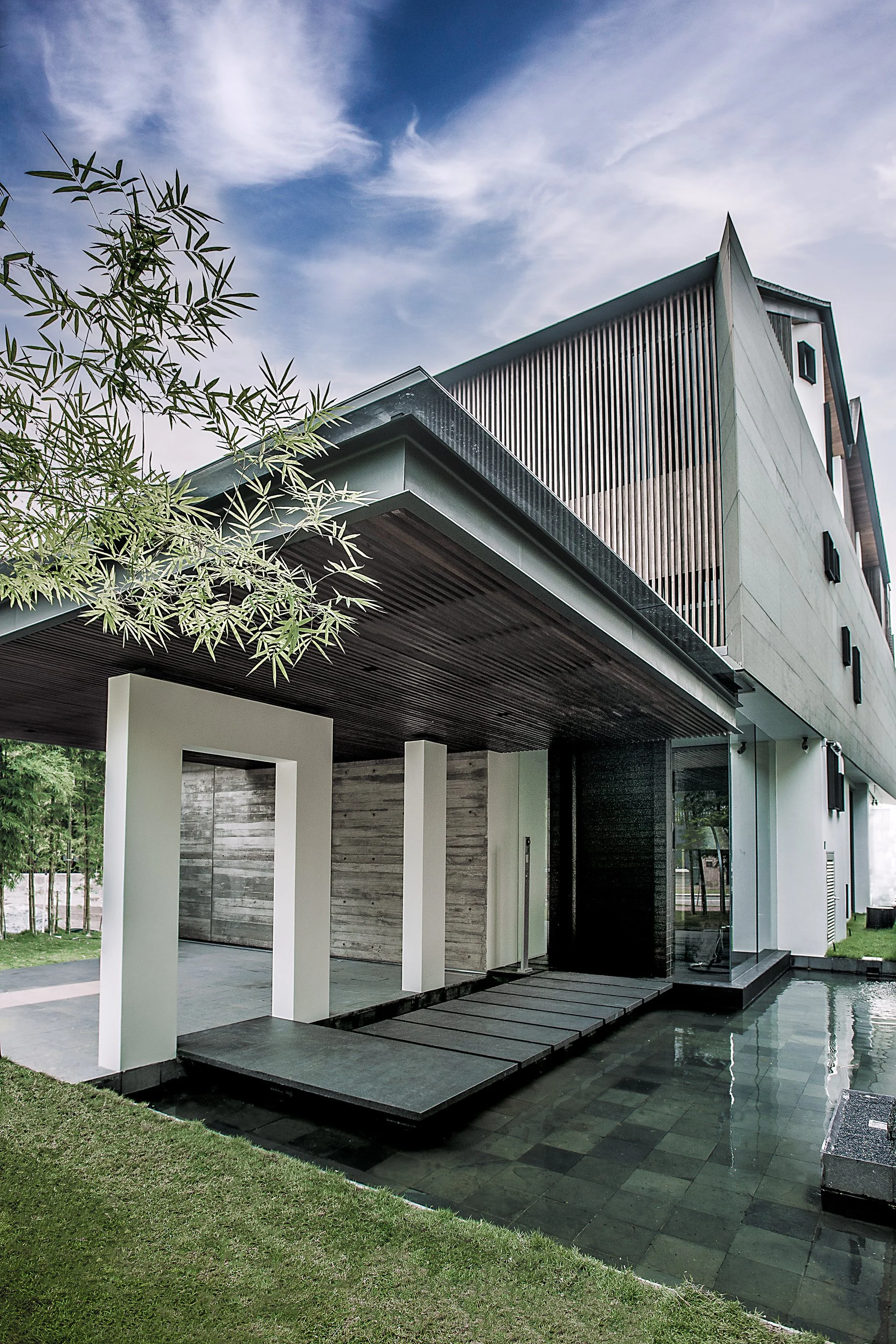 building-exterior-002.jpg