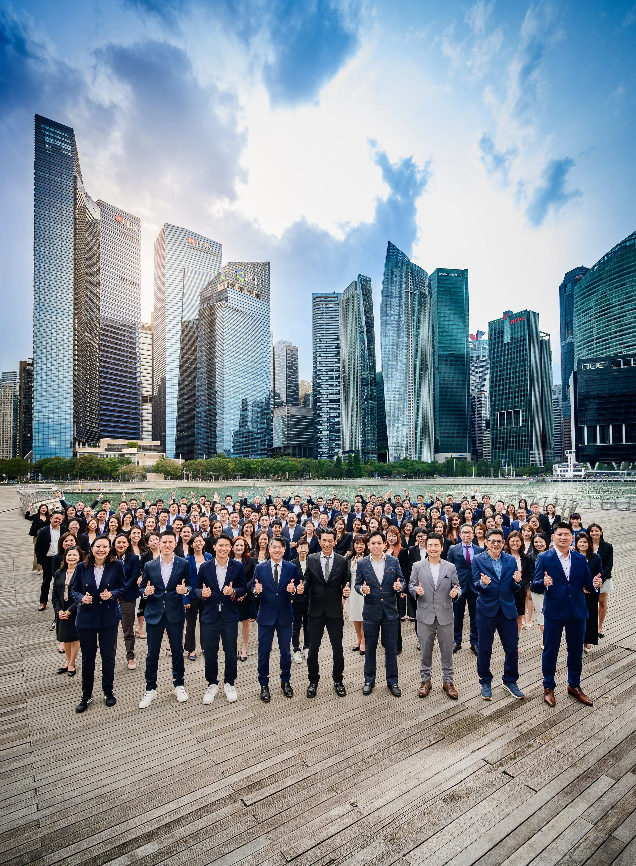 Corporate-group-excutive-professional-outdoor-010-001.jpg